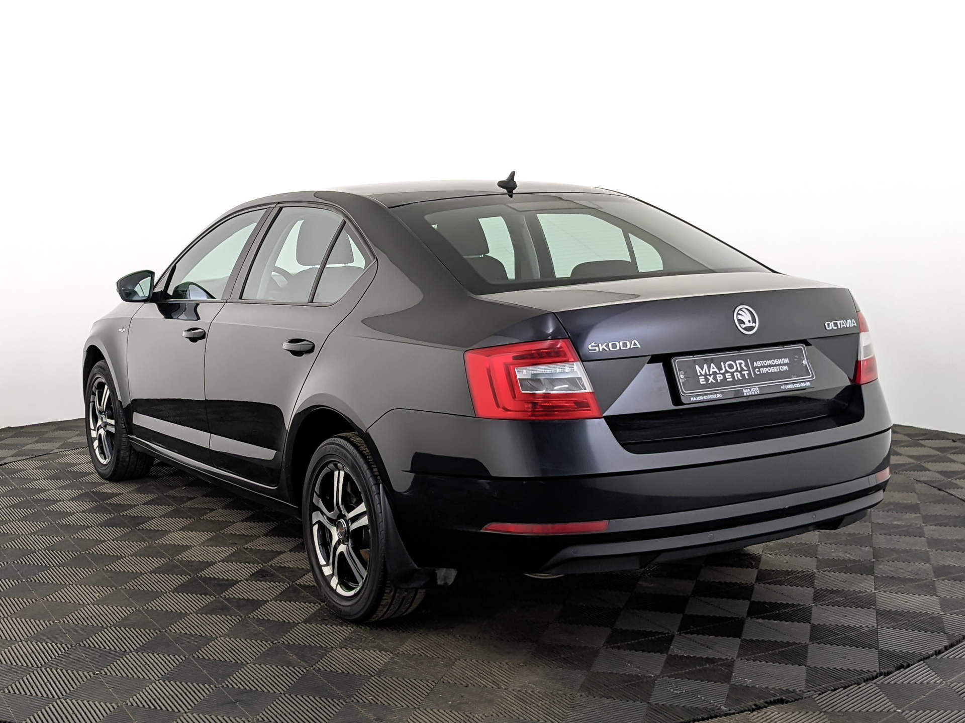 SKODA Octavia 1.40 (150 л.с), автомат, 2018, пробег 140 525 км