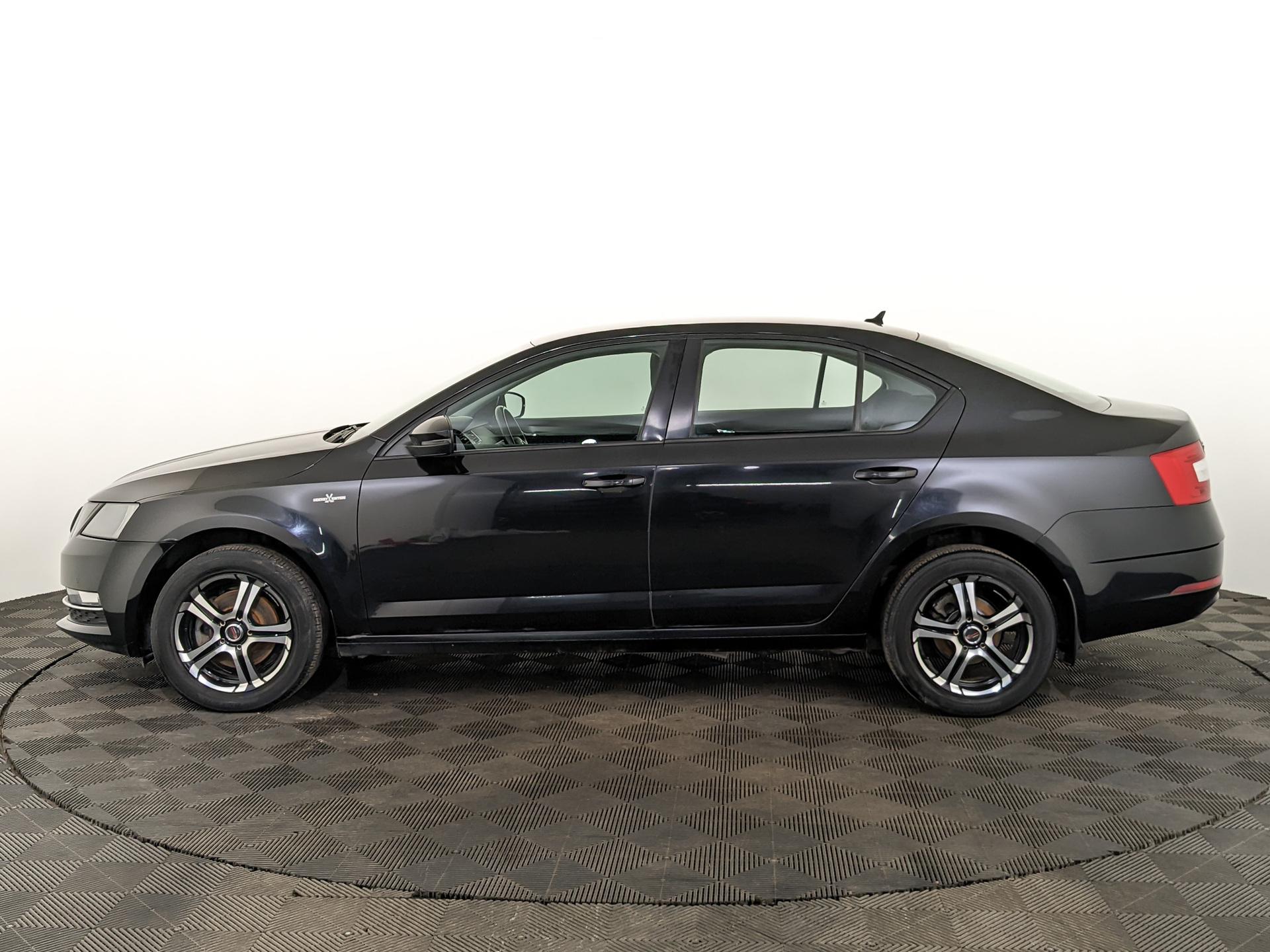 SKODA Octavia 1.40 (150 л.с), автомат, 2018, пробег 140 525 км