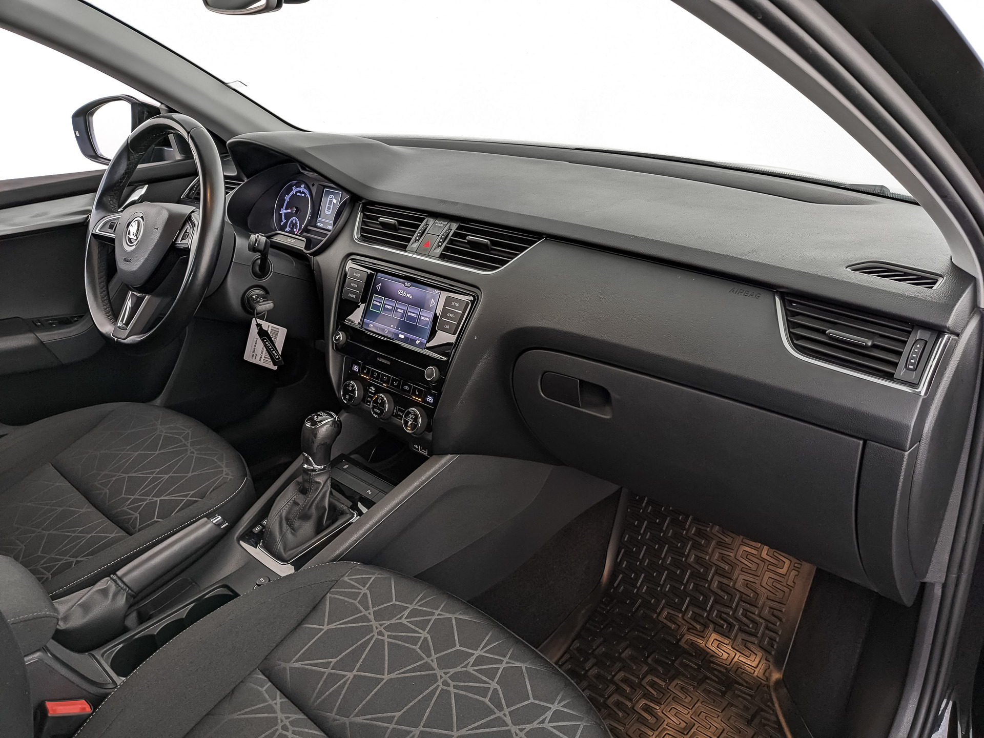 SKODA Octavia 1.40 (150 л.с), автомат, 2018, пробег 140 525 км