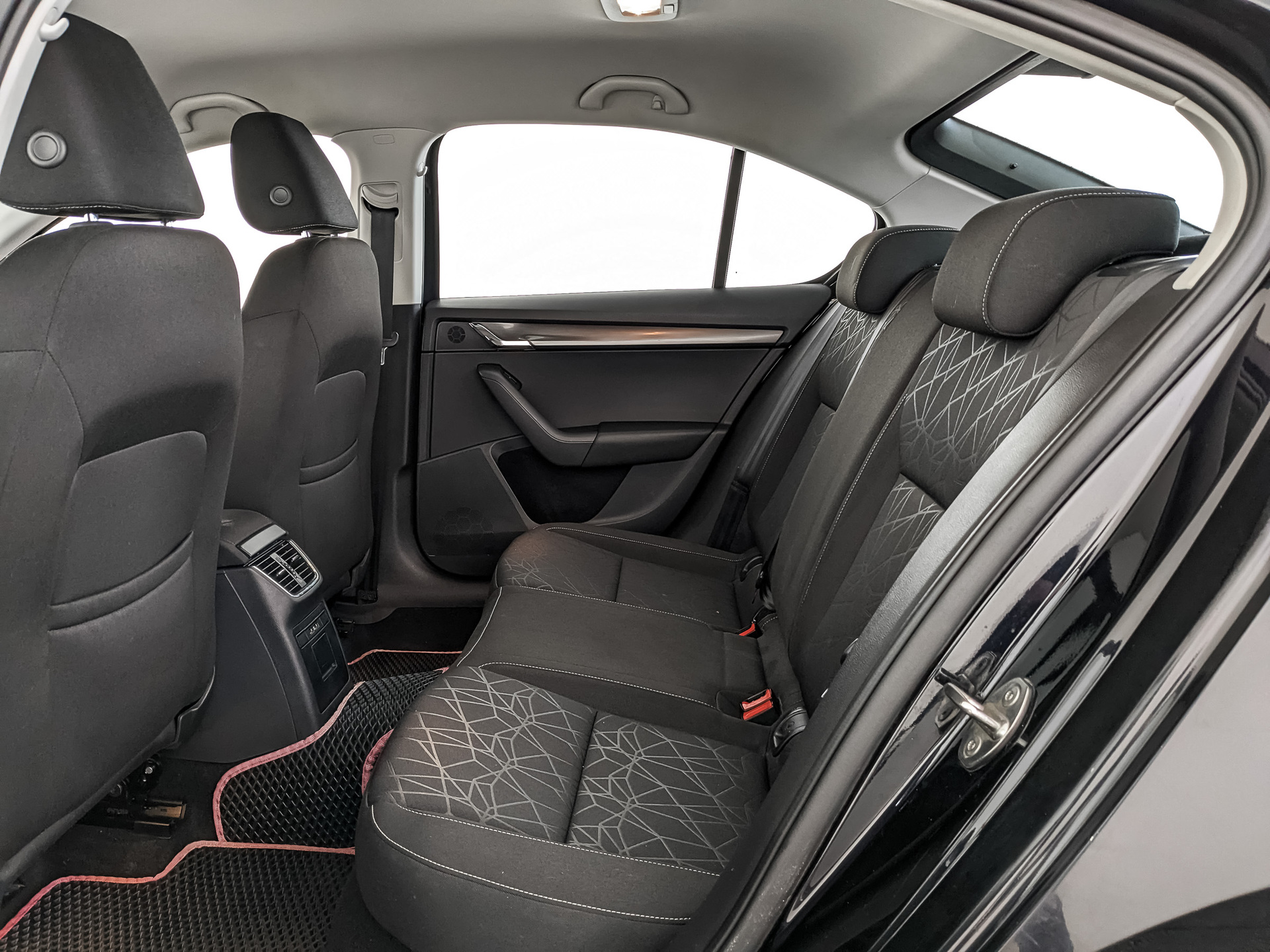 SKODA Octavia 1.40 (150 л.с), автомат, 2018, пробег 140 525 км