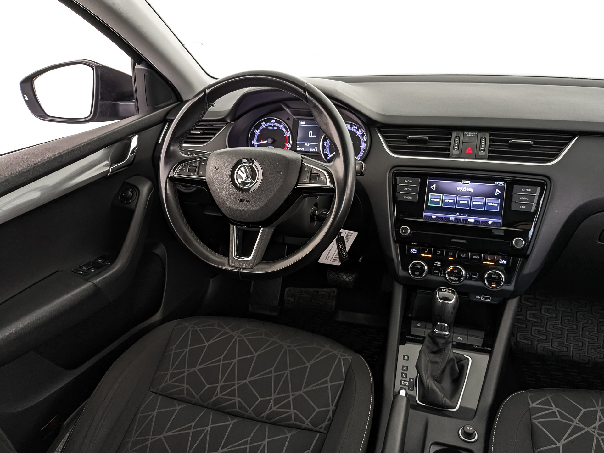 SKODA Octavia 1.40 (150 л.с), автомат, 2018, пробег 140 525 км