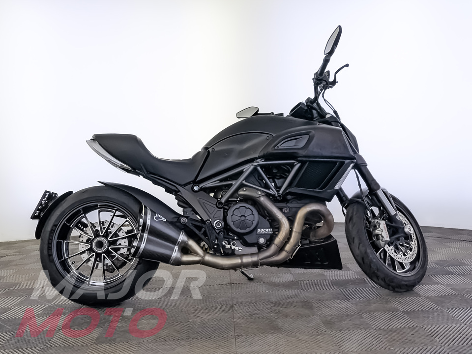 Ducati Diavel Carbon - фото №1