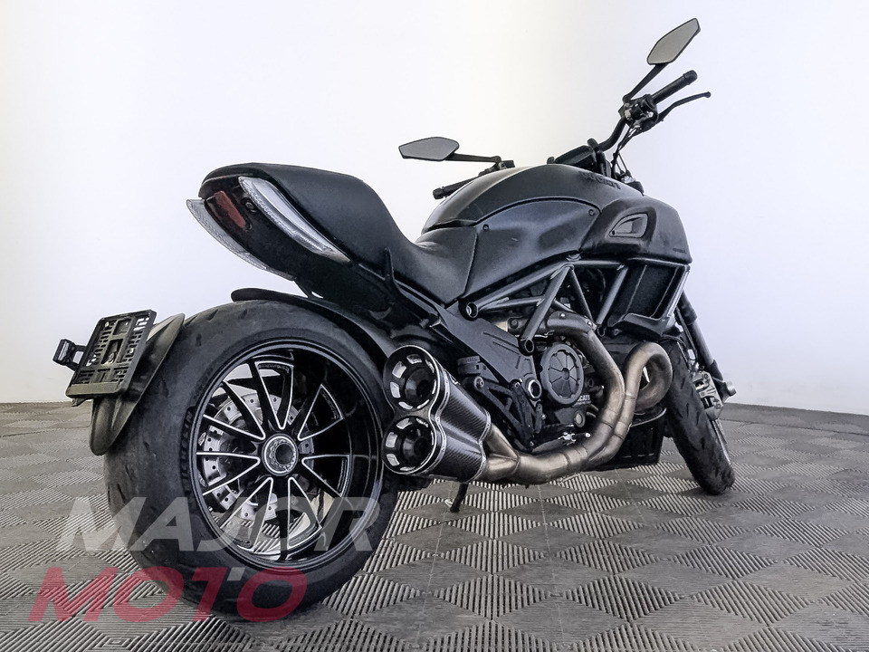 Ducati Diavel Carbon - фото №6