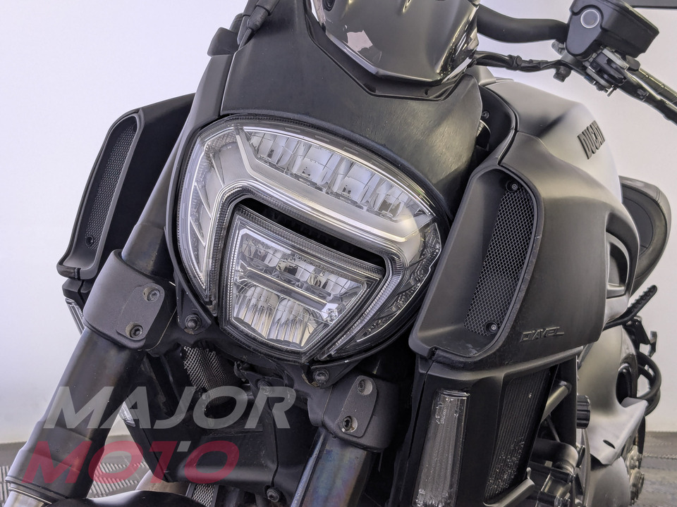 Ducati Diavel Carbon - фото №12