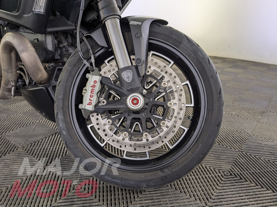 Ducati Diavel Carbon - фото №13