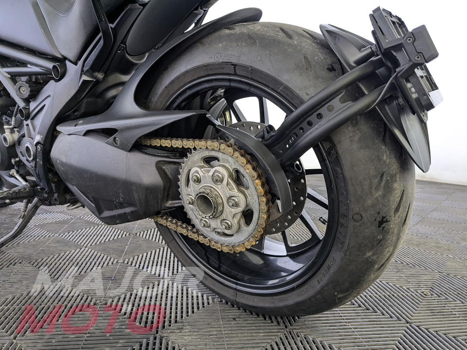 Ducati Diavel Carbon - фото №14