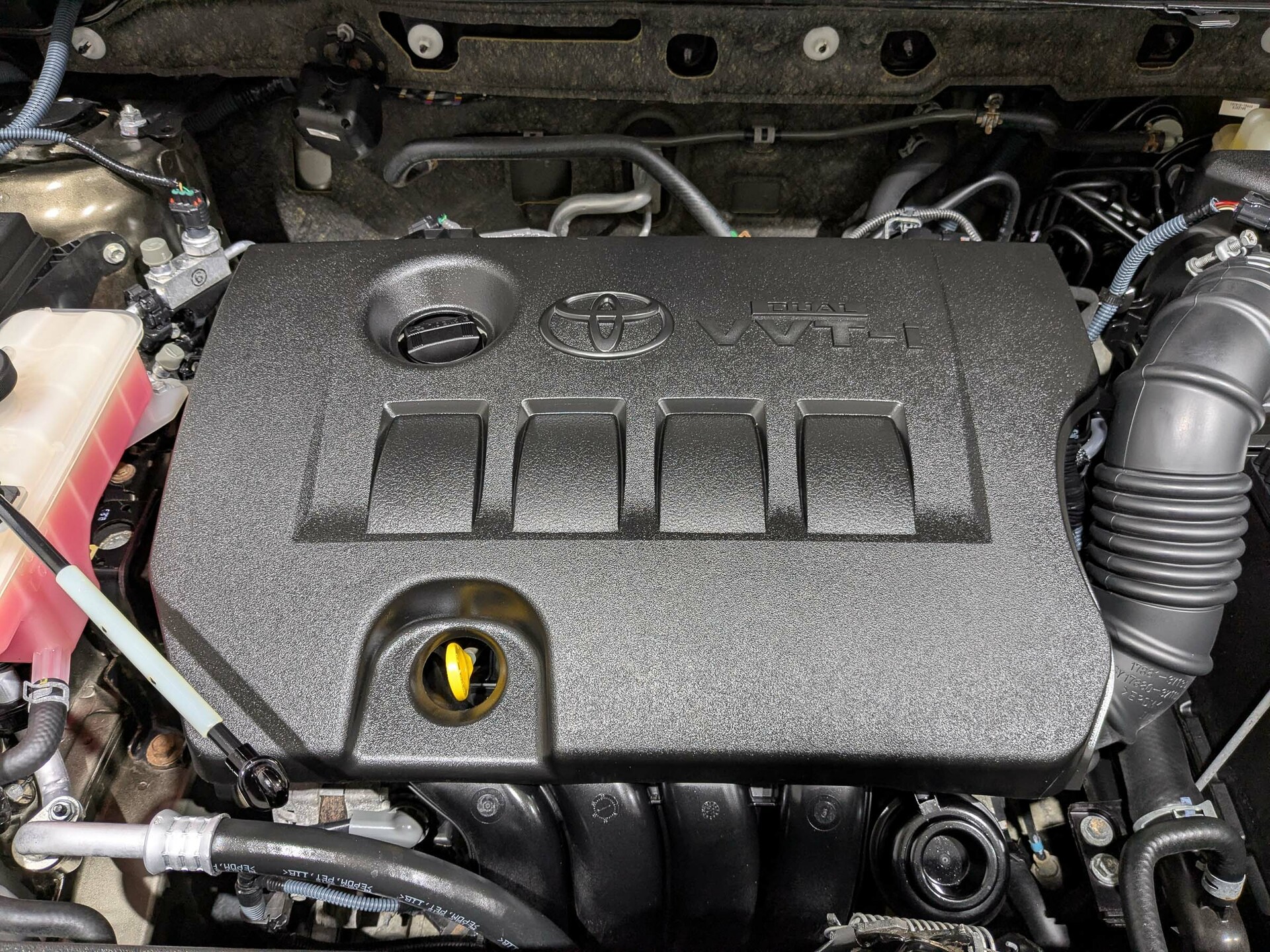 TOYOTA Rav-4 2.00 (146 л.с), автомат, 2015, пробег 85 916 км