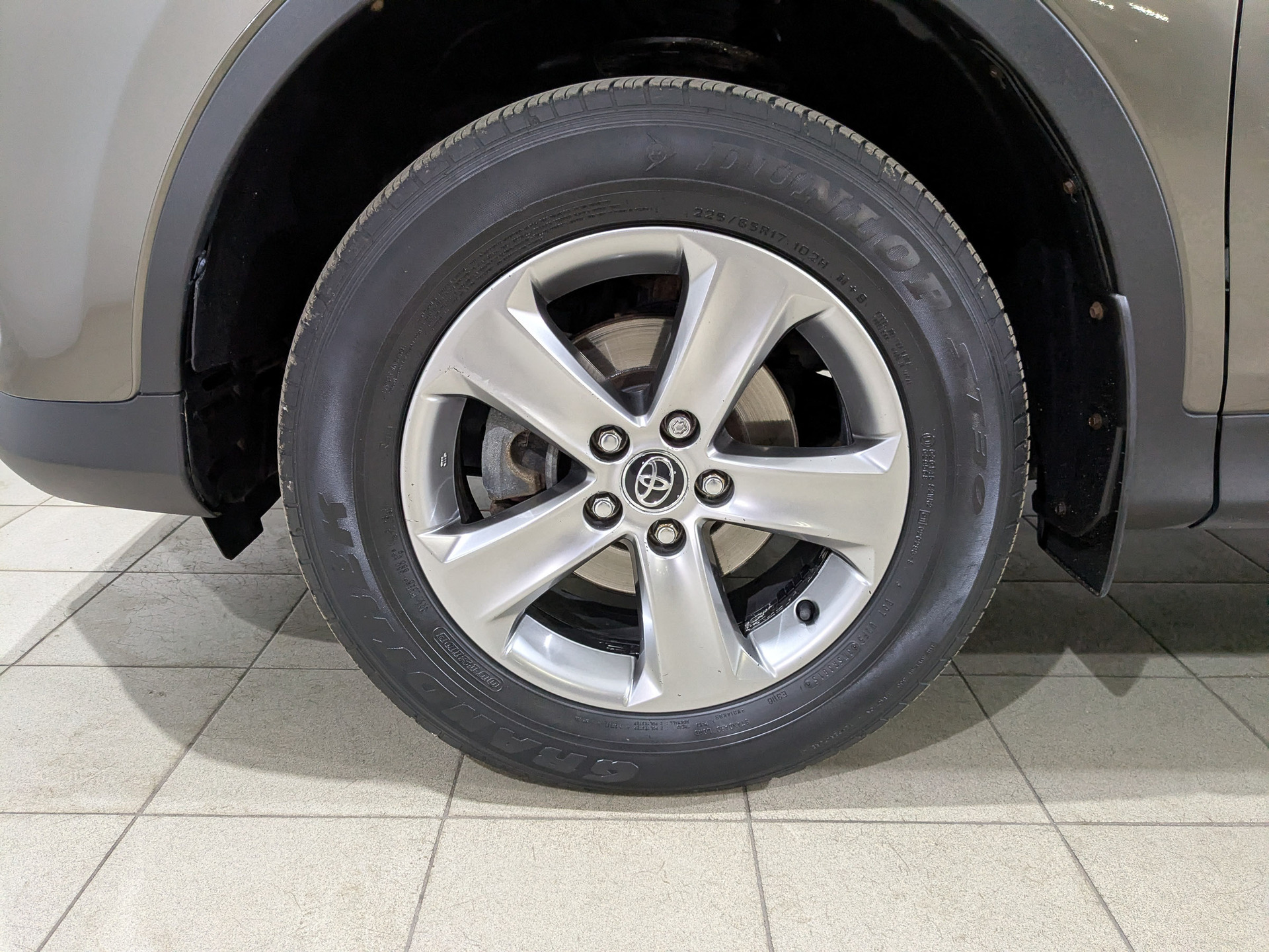 TOYOTA Rav-4 2.00 (146 л.с), автомат, 2015, пробег 85 916 км