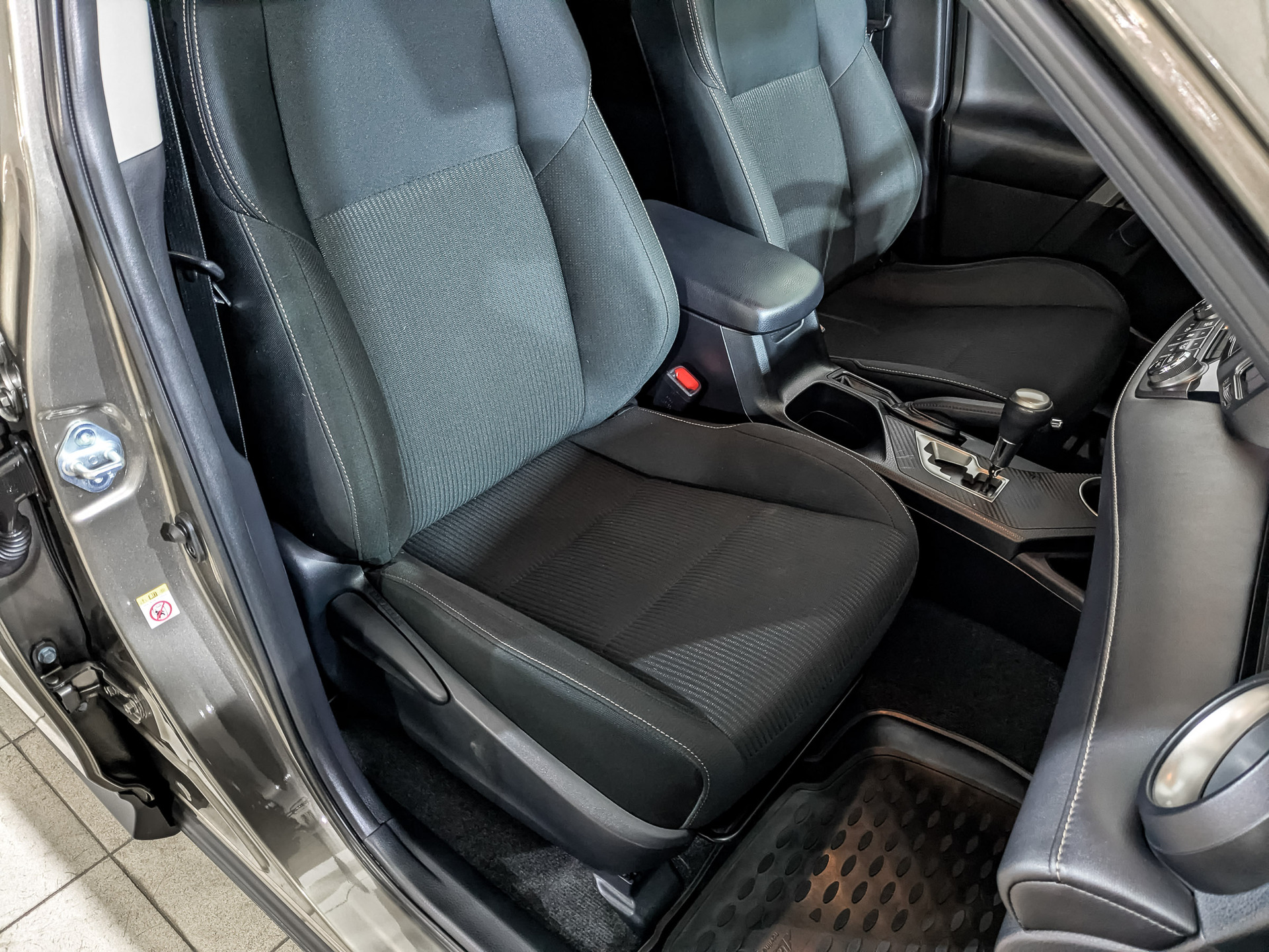 TOYOTA Rav-4 2.00 (146 л.с), автомат, 2015, пробег 85 916 км