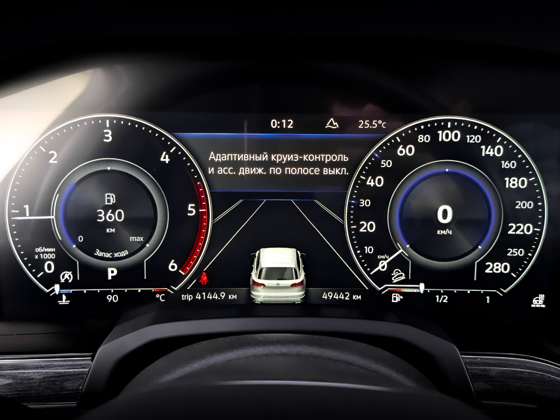 VOLKSWAGEN Touareg 3.00 (231 л.с), автомат, 2021, пробег 49 441 км