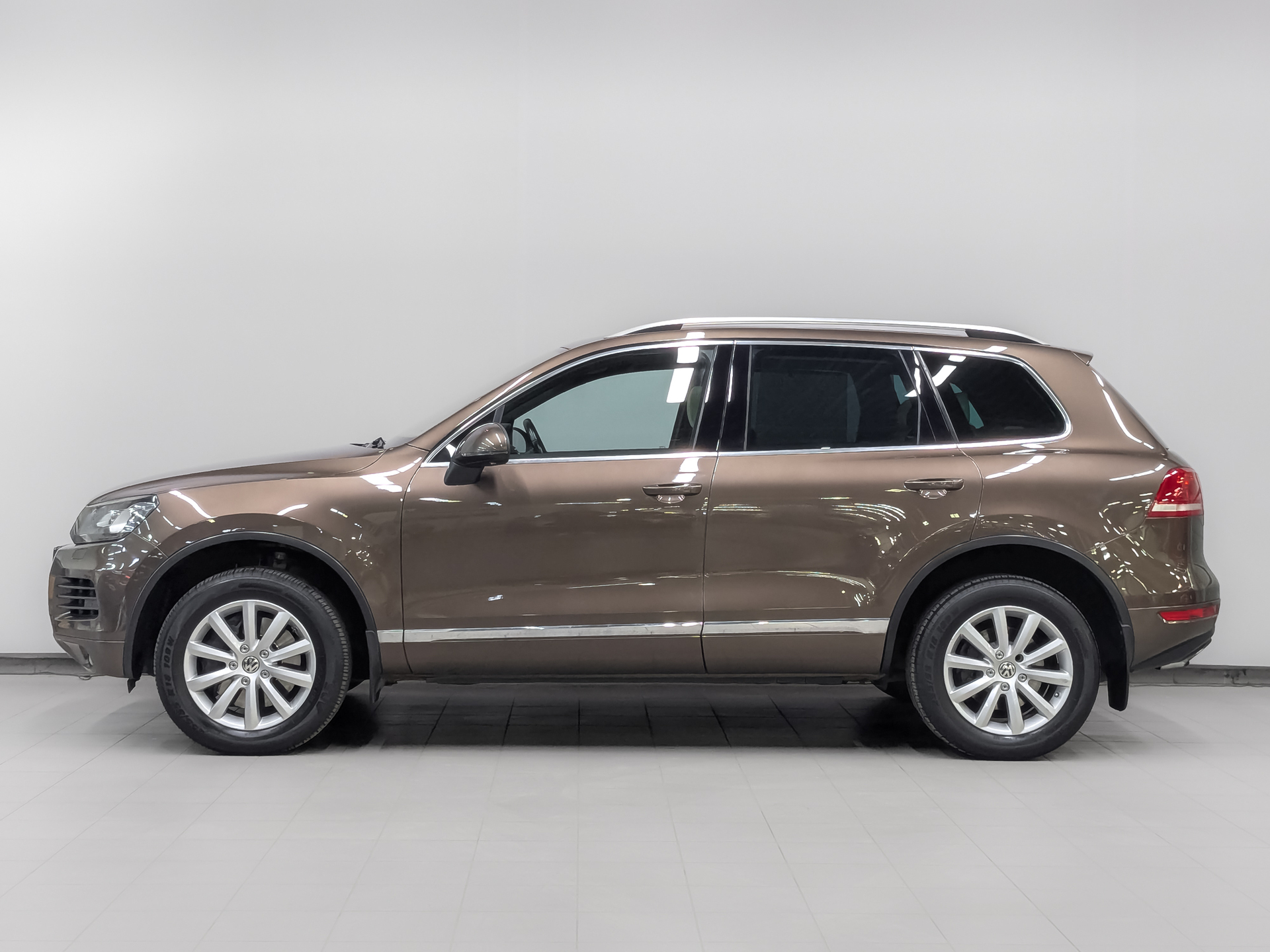 VOLKSWAGEN Touareg 4.20 (340 л.с), автомат, 2012, пробег 135 005 км