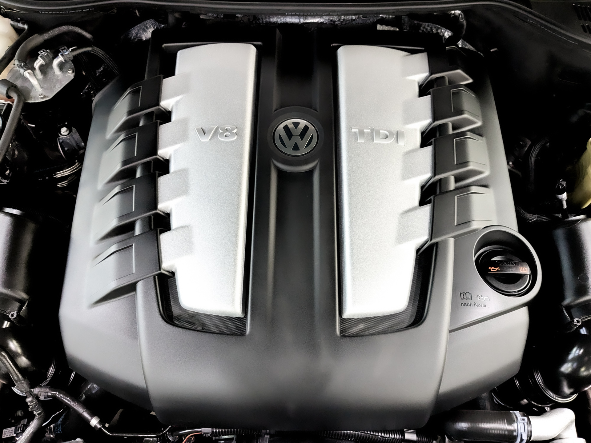 VOLKSWAGEN Touareg 4.20 (340 л.с), автомат, 2012, пробег 135 005 км