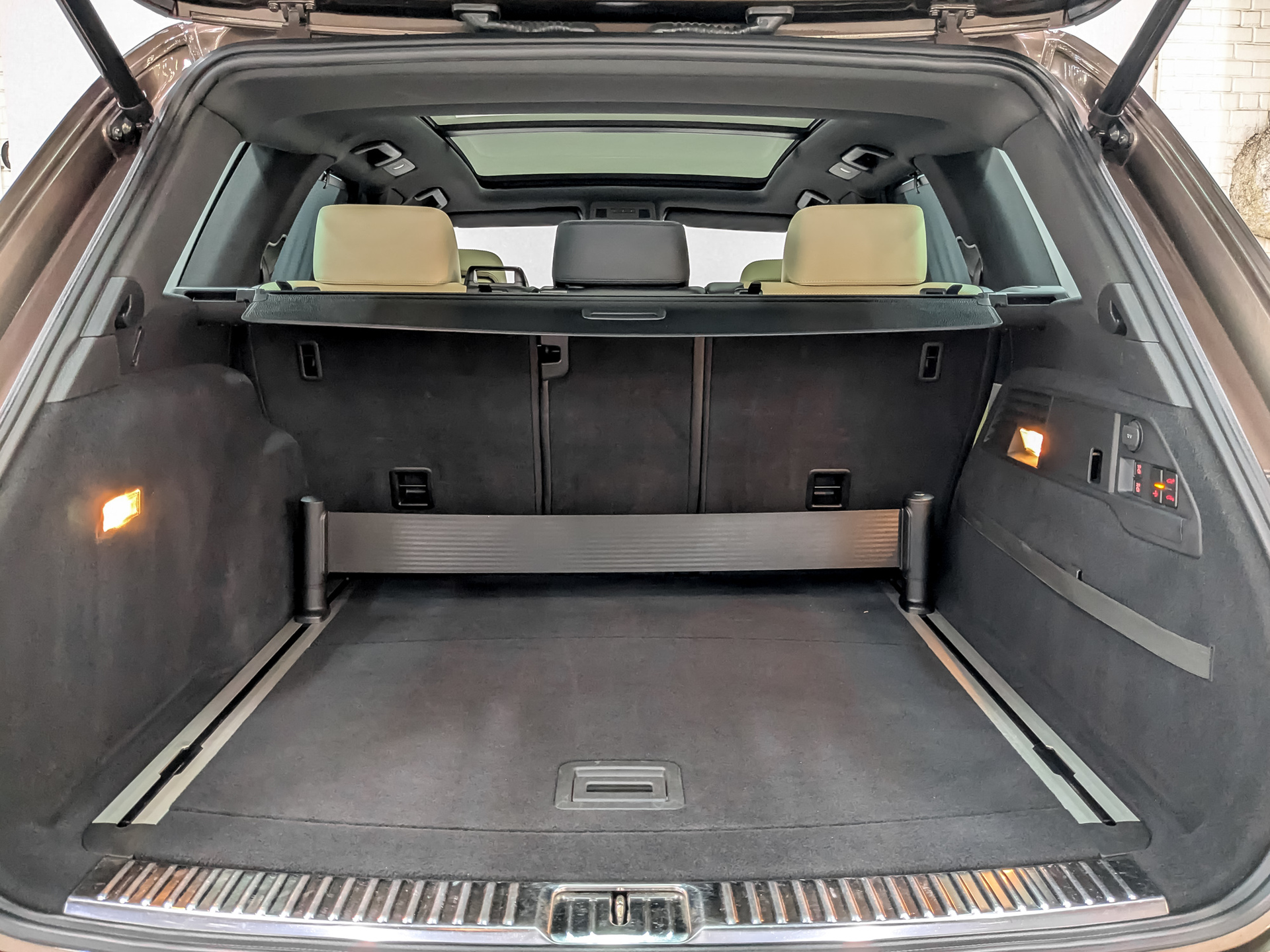 VOLKSWAGEN Touareg 4.20 (340 л.с), автомат, 2012, пробег 135 005 км