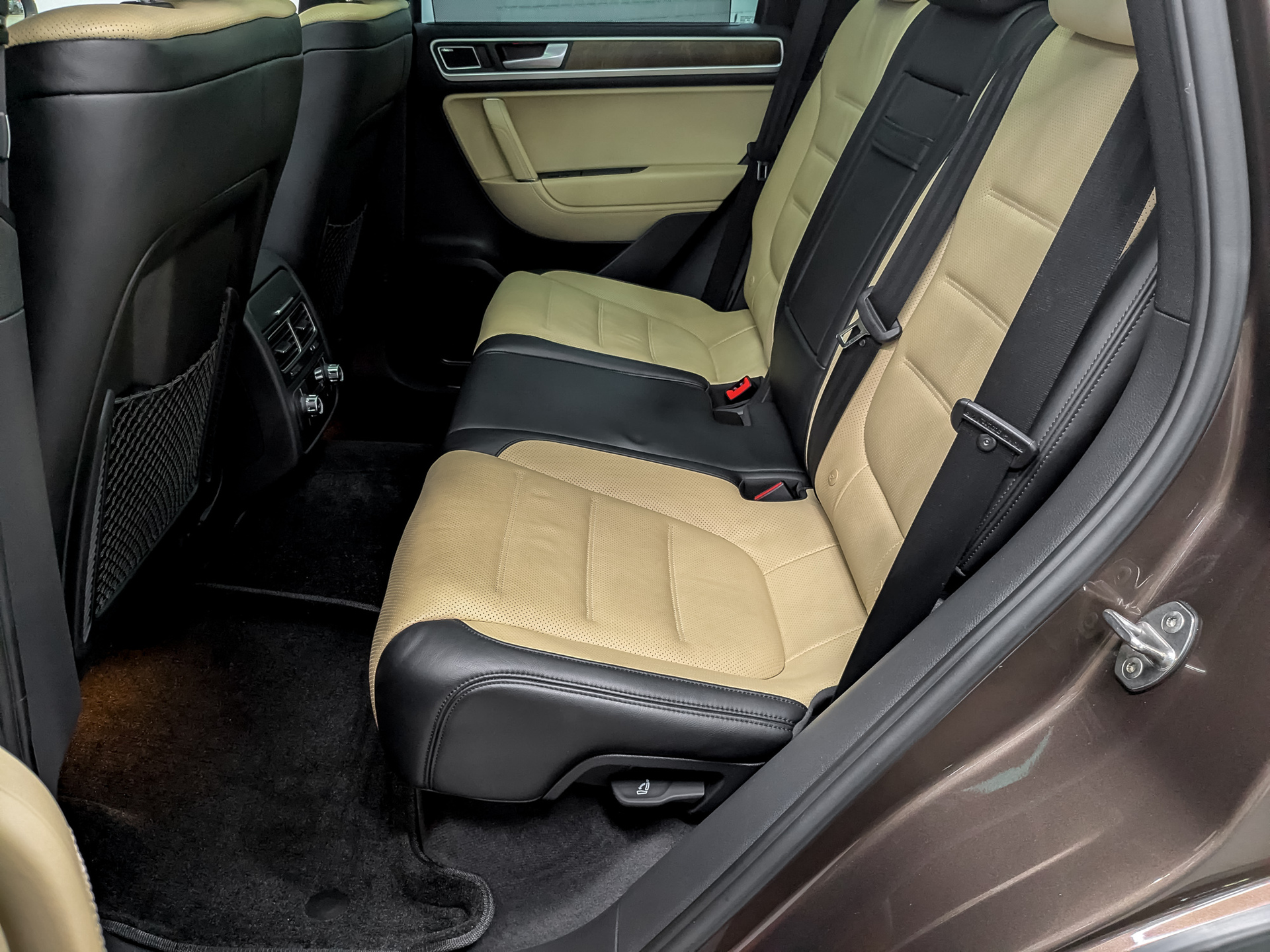 VOLKSWAGEN Touareg 4.20 (340 л.с), автомат, 2012, пробег 135 005 км