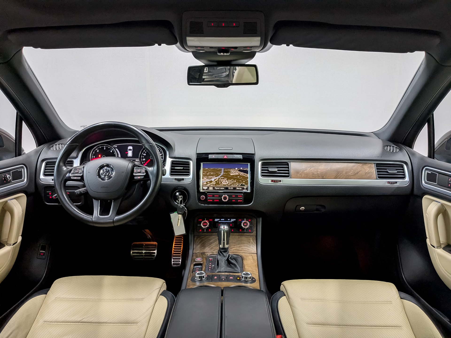 VOLKSWAGEN Touareg 4.20 (340 л.с), автомат, 2012, пробег 135 005 км