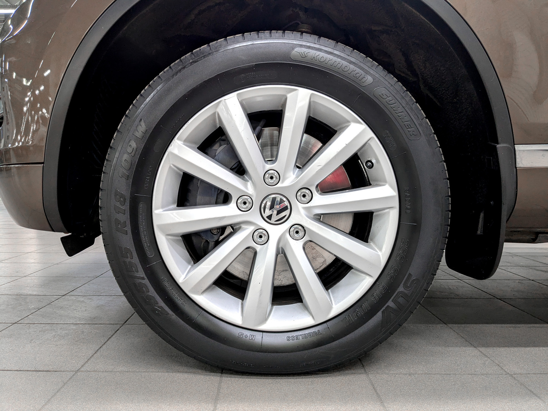 VOLKSWAGEN Touareg 4.20 (340 л.с), автомат, 2012, пробег 135 005 км