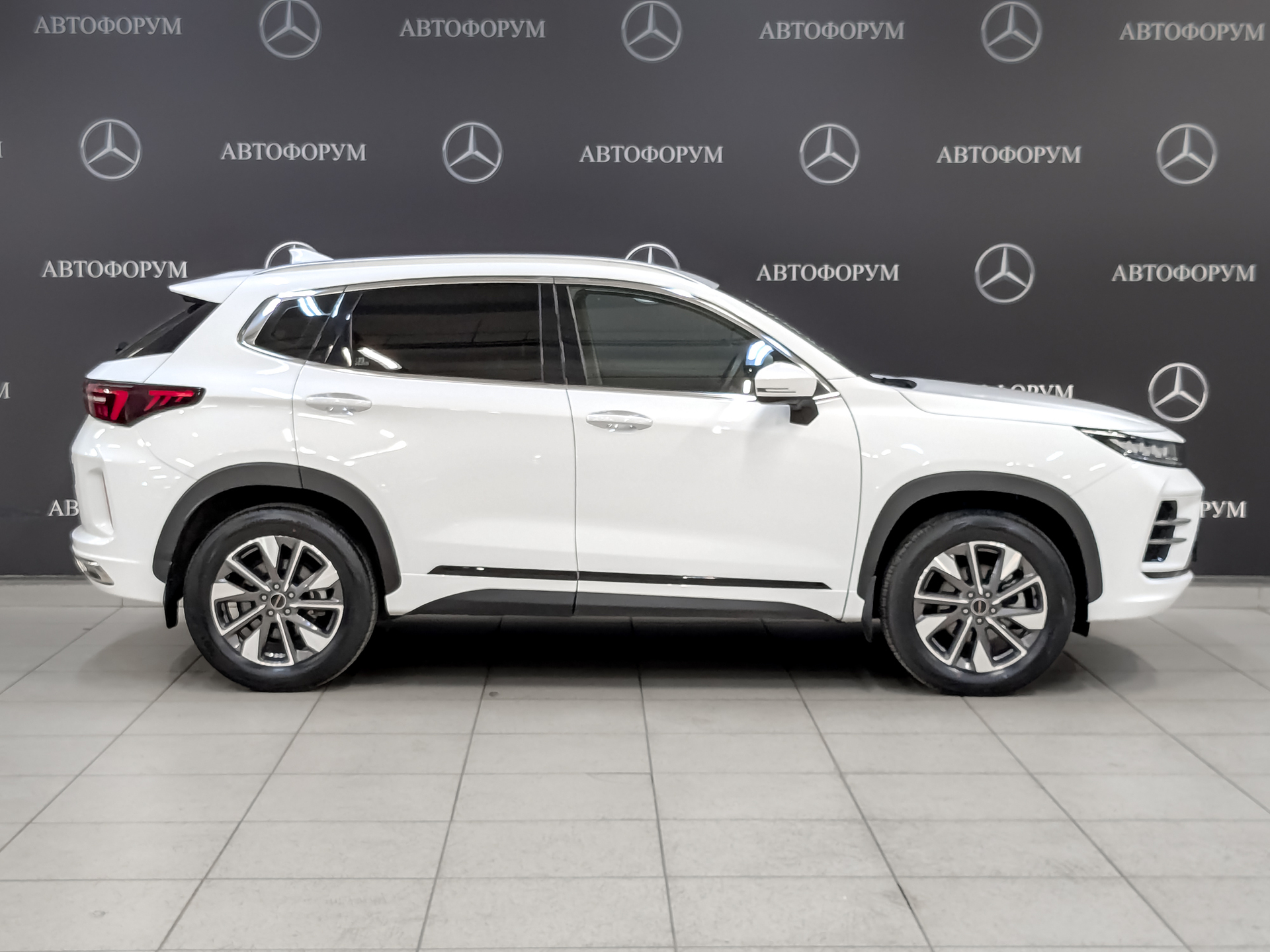 EXEED LX 1.50 (147 л.с), автомат, 2023, пробег 26 224 км