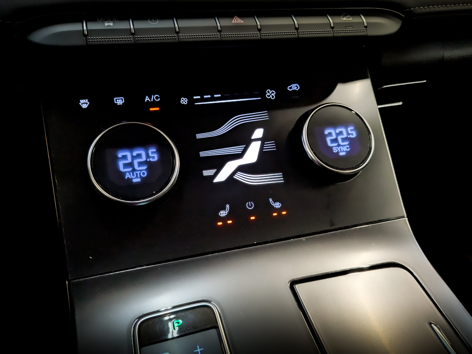 EXEED LX 1.50 (147 л.с), автомат, 2023, пробег 26 224 км