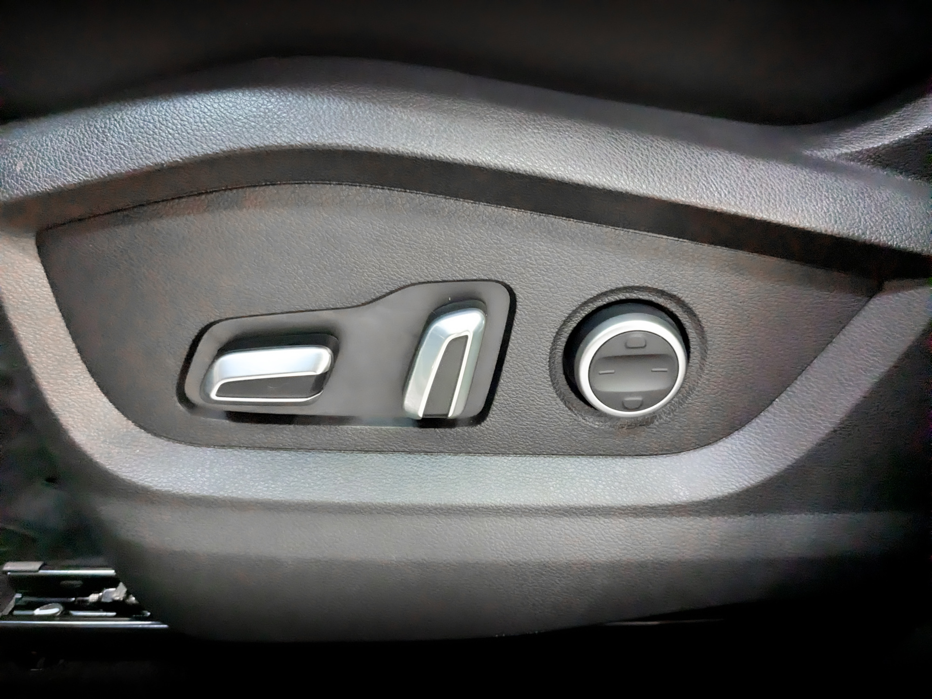 EXEED LX 1.50 (147 л.с), автомат, 2023, пробег 26 224 км