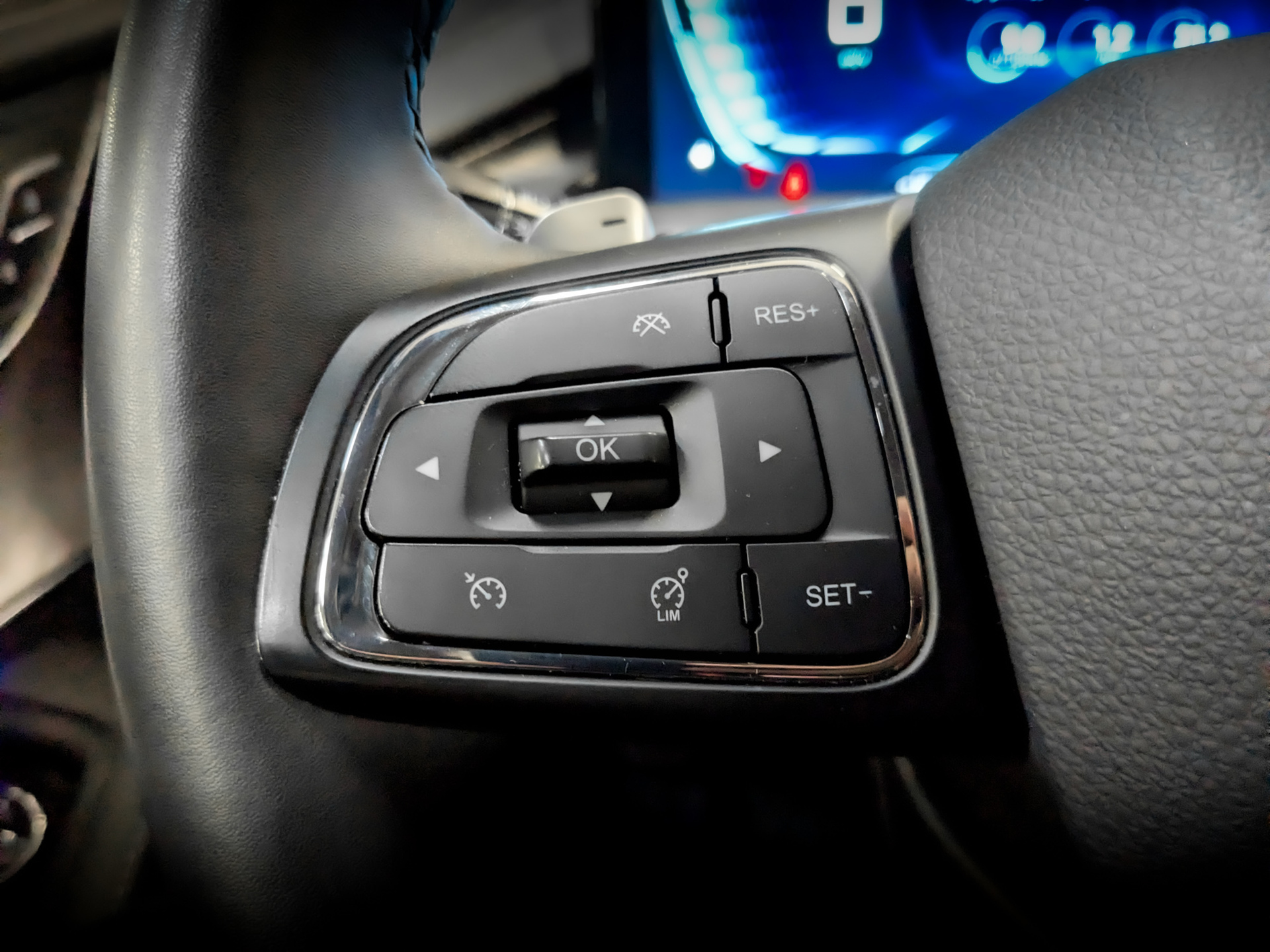 EXEED LX 1.50 (147 л.с), автомат, 2023, пробег 26 224 км