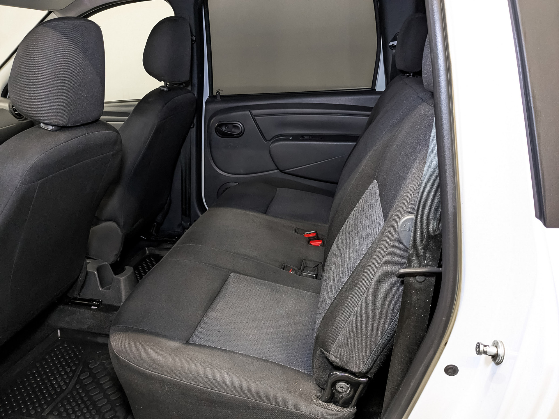 LADA Largus 1.60 (90 л.с), механическая, 2024, пробег 68 975 км