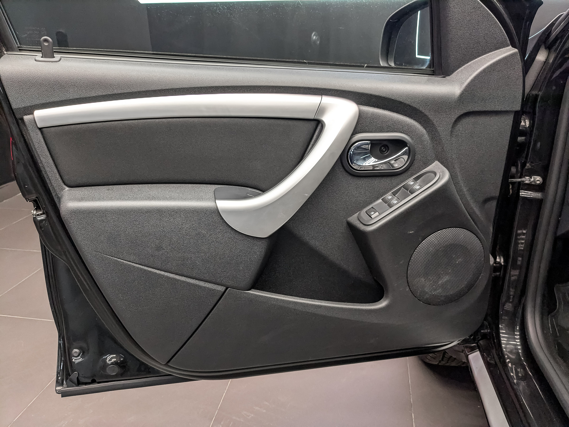 NISSAN Terrano 2.00 (143 л.с), автомат, 2021, пробег 28 941 км