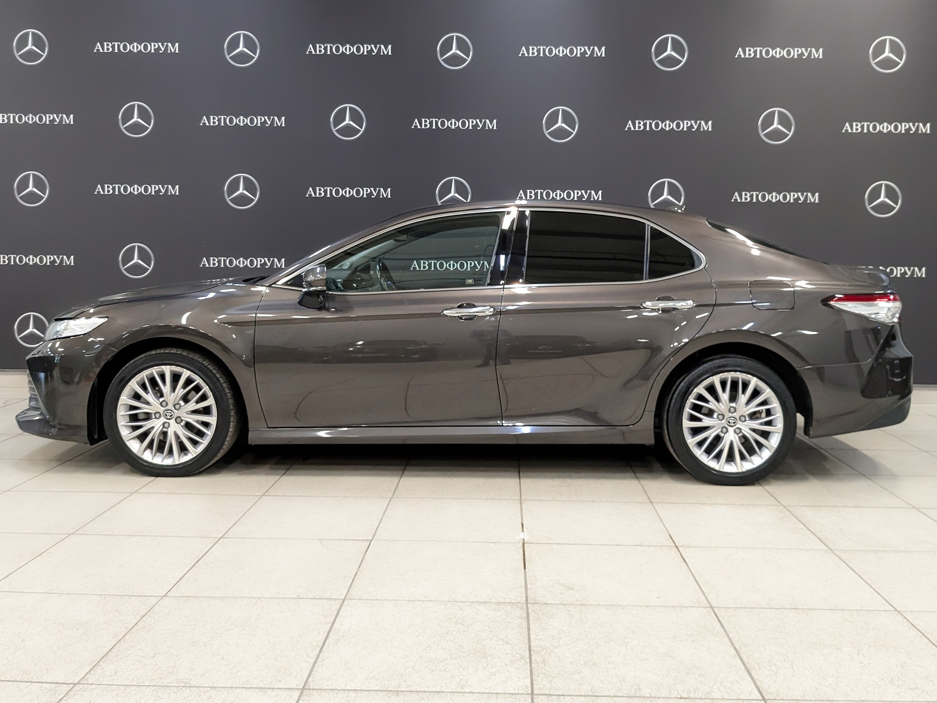 TOYOTA Camry 2.50 (181 л.с), автомат, 2020, пробег 150 000 км