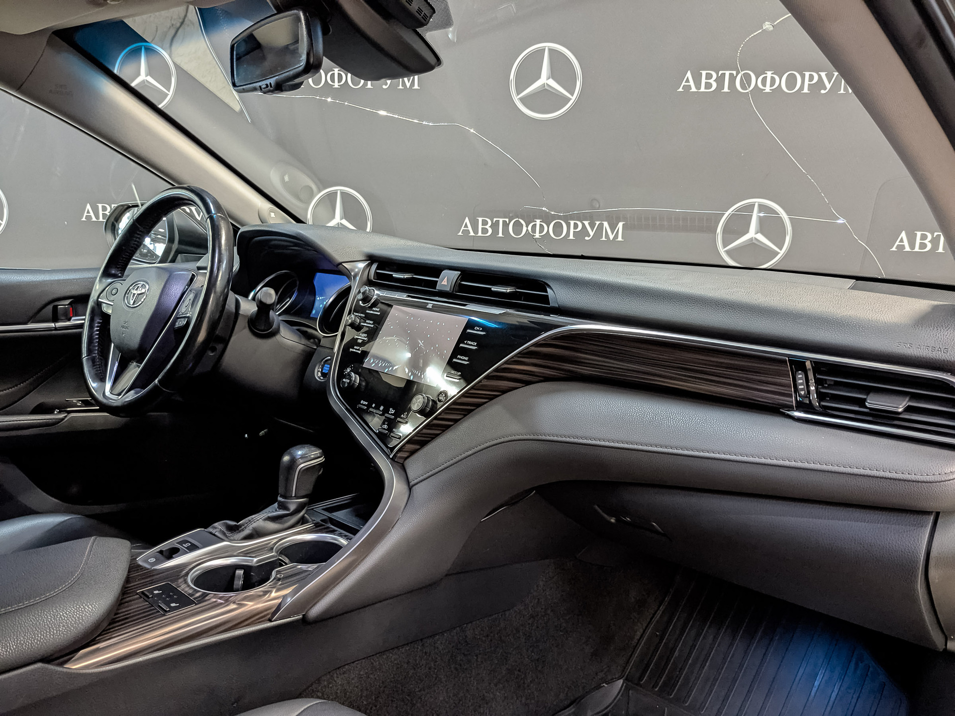 TOYOTA Camry 2.50 (181 л.с), автомат, 2020, пробег 150 000 км