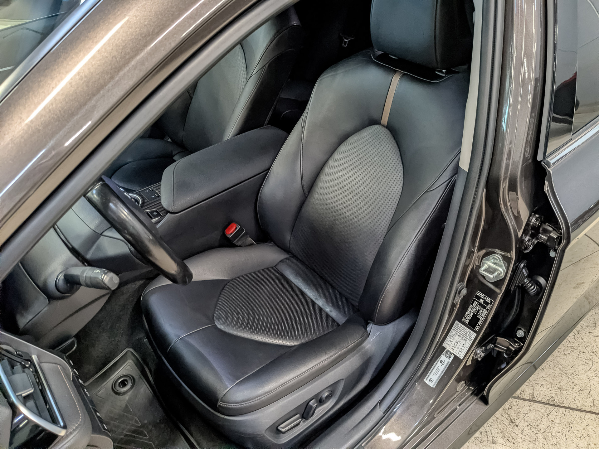 TOYOTA Camry 2.50 (181 л.с), автомат, 2020, пробег 150 000 км