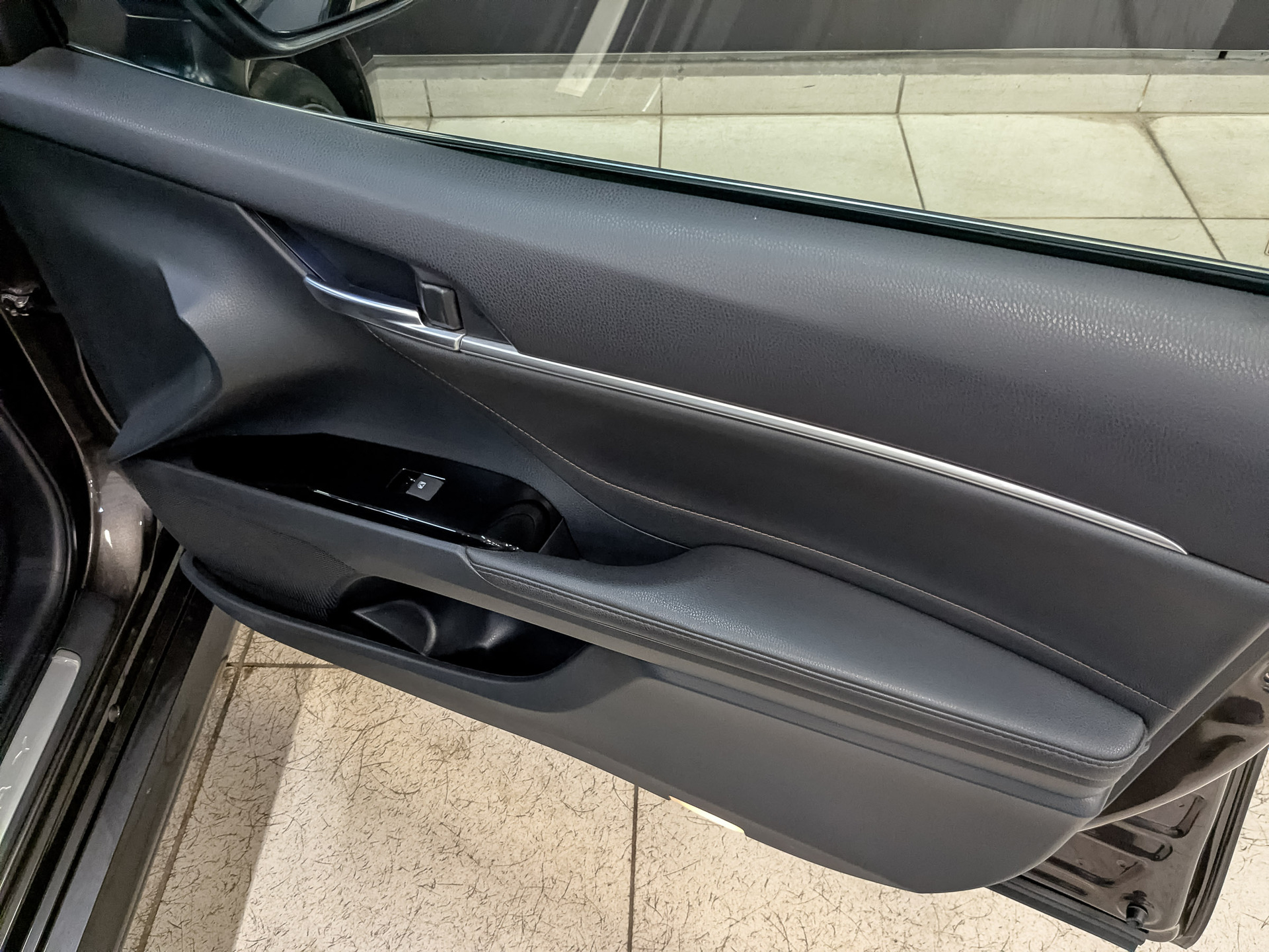 TOYOTA Camry 2.50 (181 л.с), автомат, 2020, пробег 150 000 км