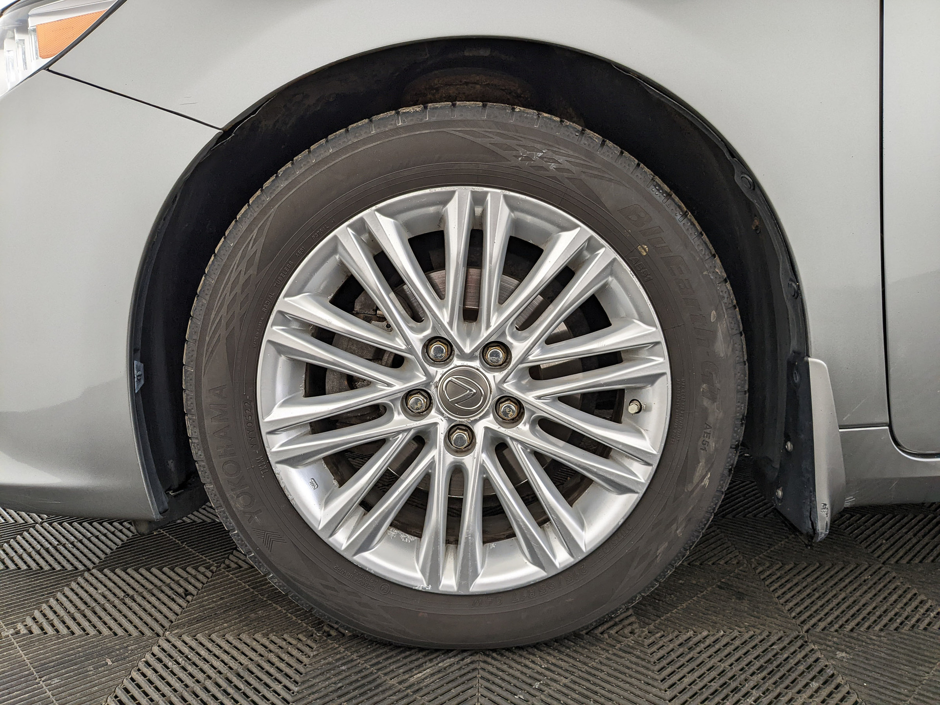 LEXUS ES 2.50 (184 л.с), автомат, 2015, пробег 100 023 км