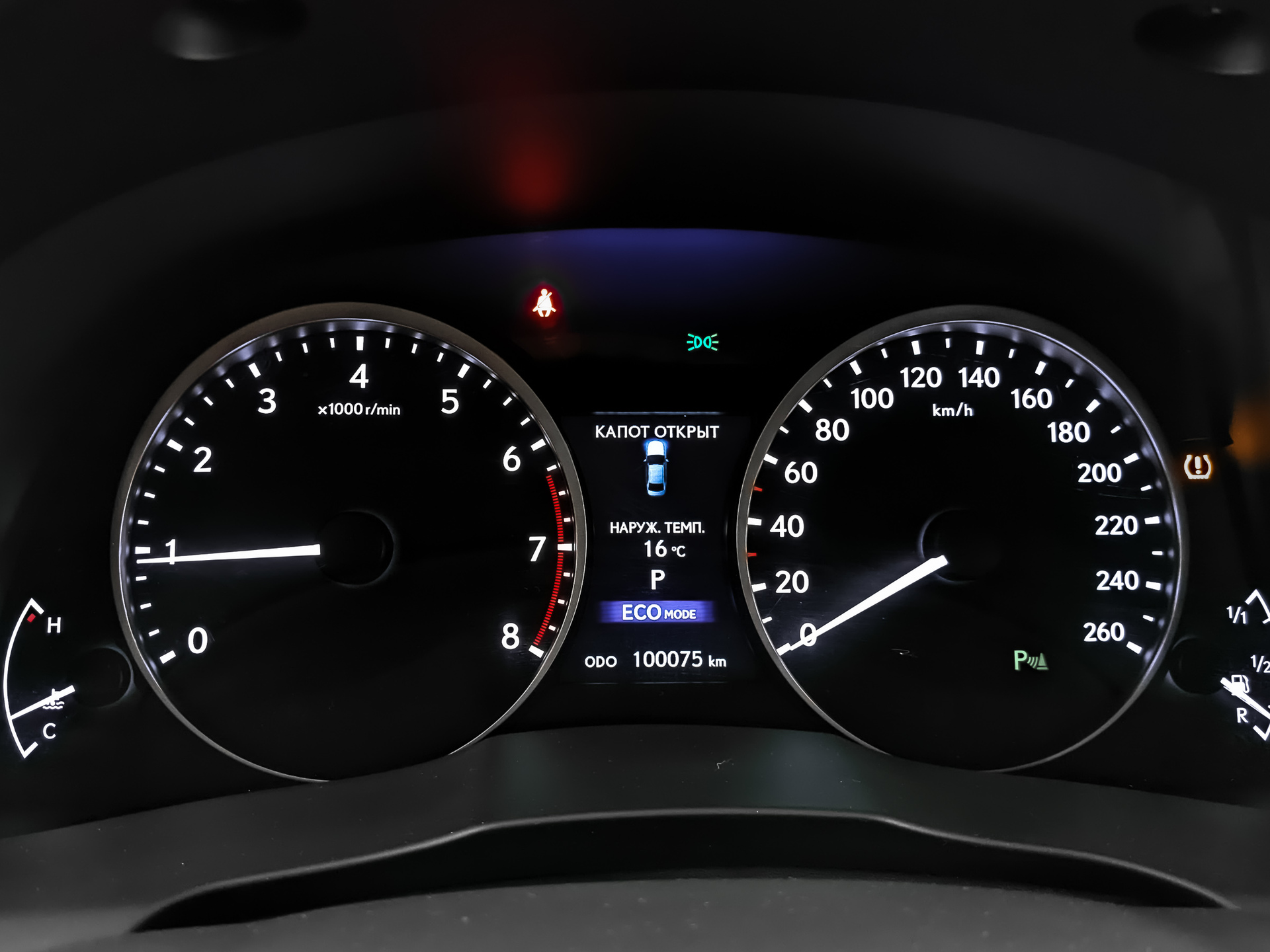 LEXUS ES 2.50 (184 л.с), автомат, 2015, пробег 100 023 км