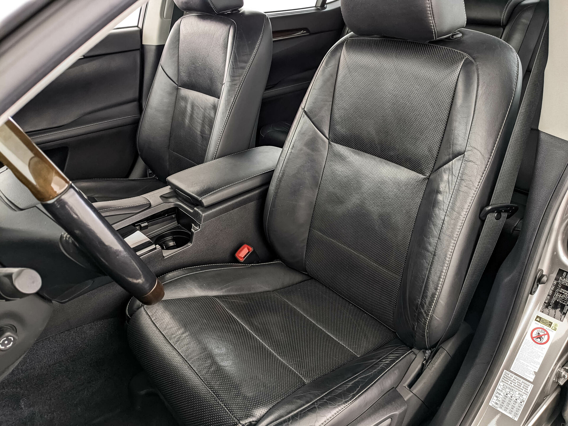LEXUS ES 2.50 (184 л.с), автомат, 2015, пробег 100 023 км