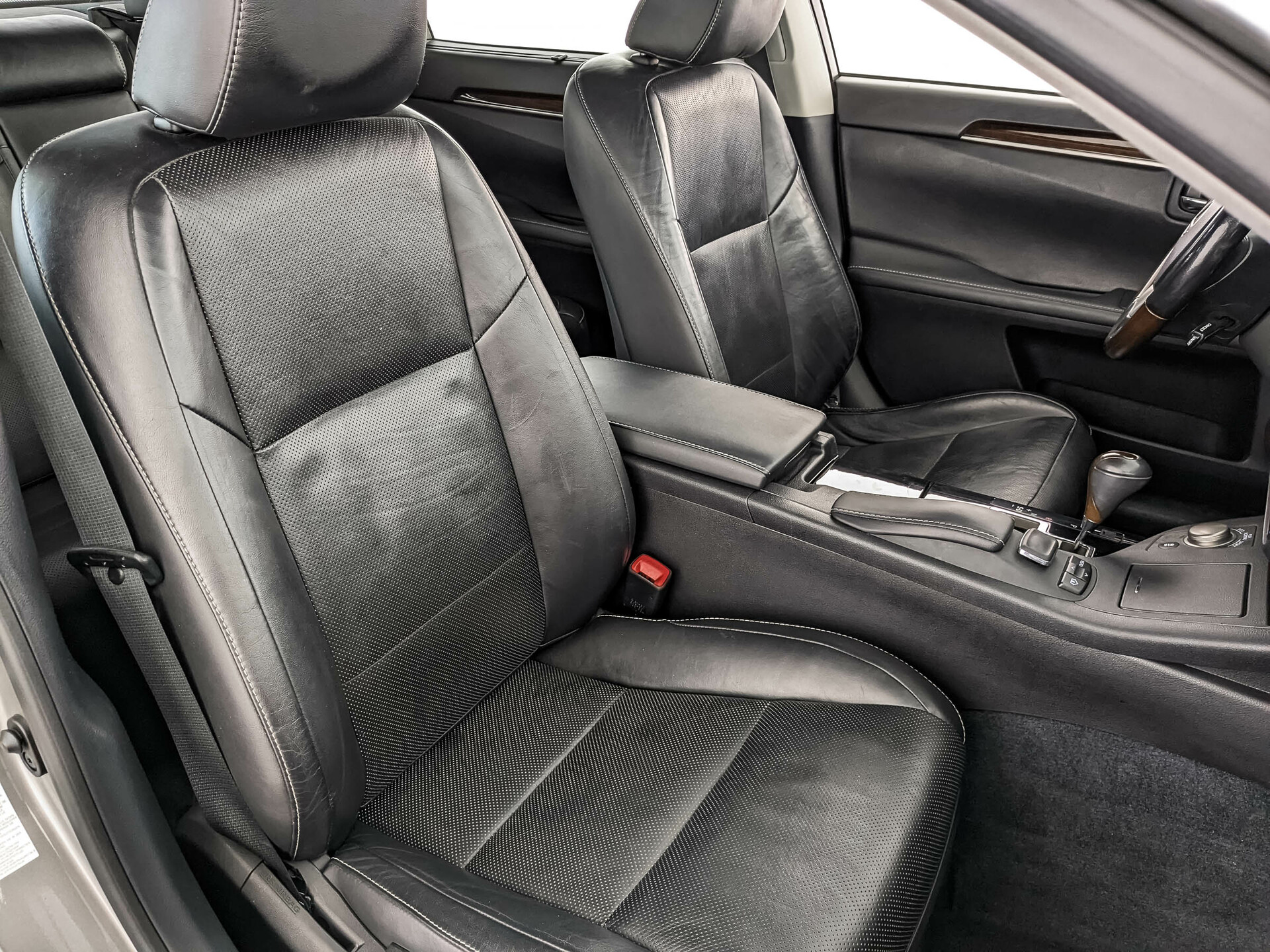 LEXUS ES 2.50 (184 л.с), автомат, 2015, пробег 100 023 км