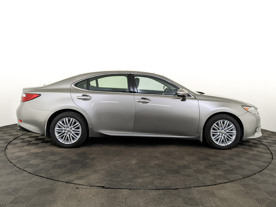 Lexus ES VI