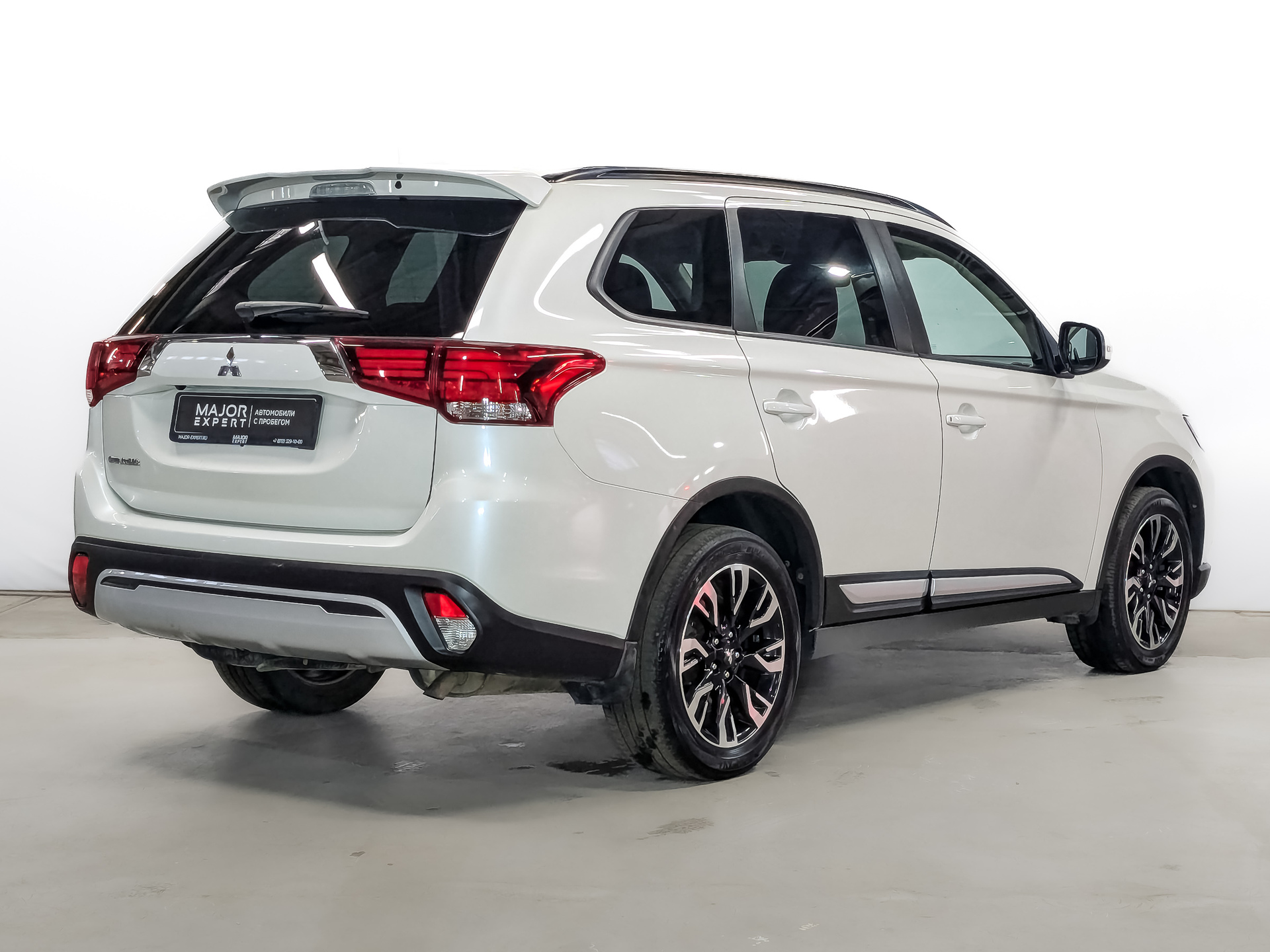 MITSUBISHI Outlander 2.00 (146 л.с), автомат, 2021, пробег 76 045 км