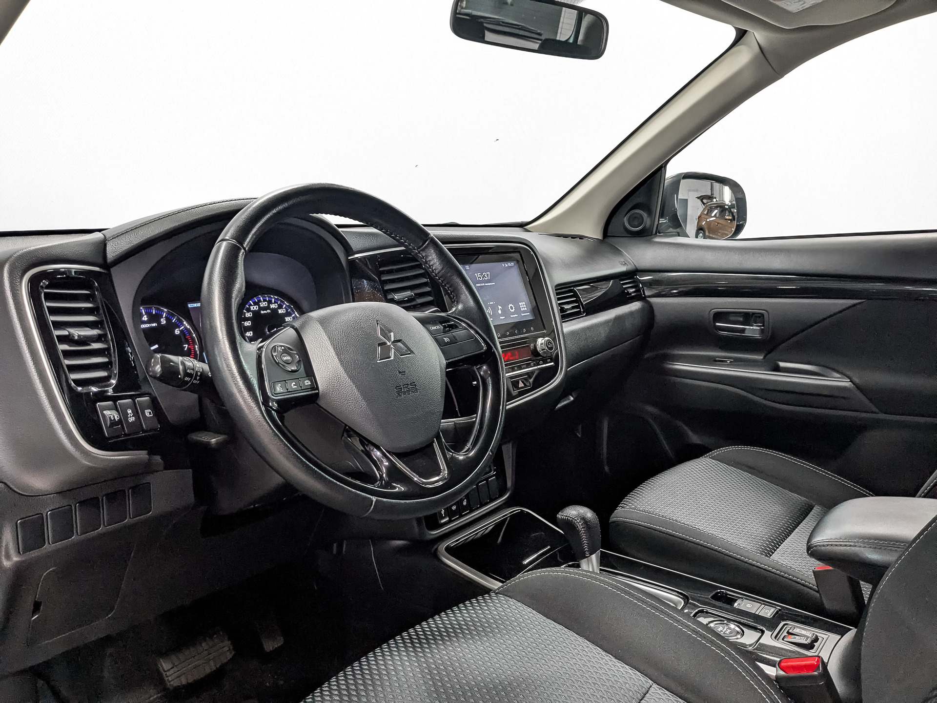 MITSUBISHI Outlander 2.00 (146 л.с), автомат, 2021, пробег 76 045 км