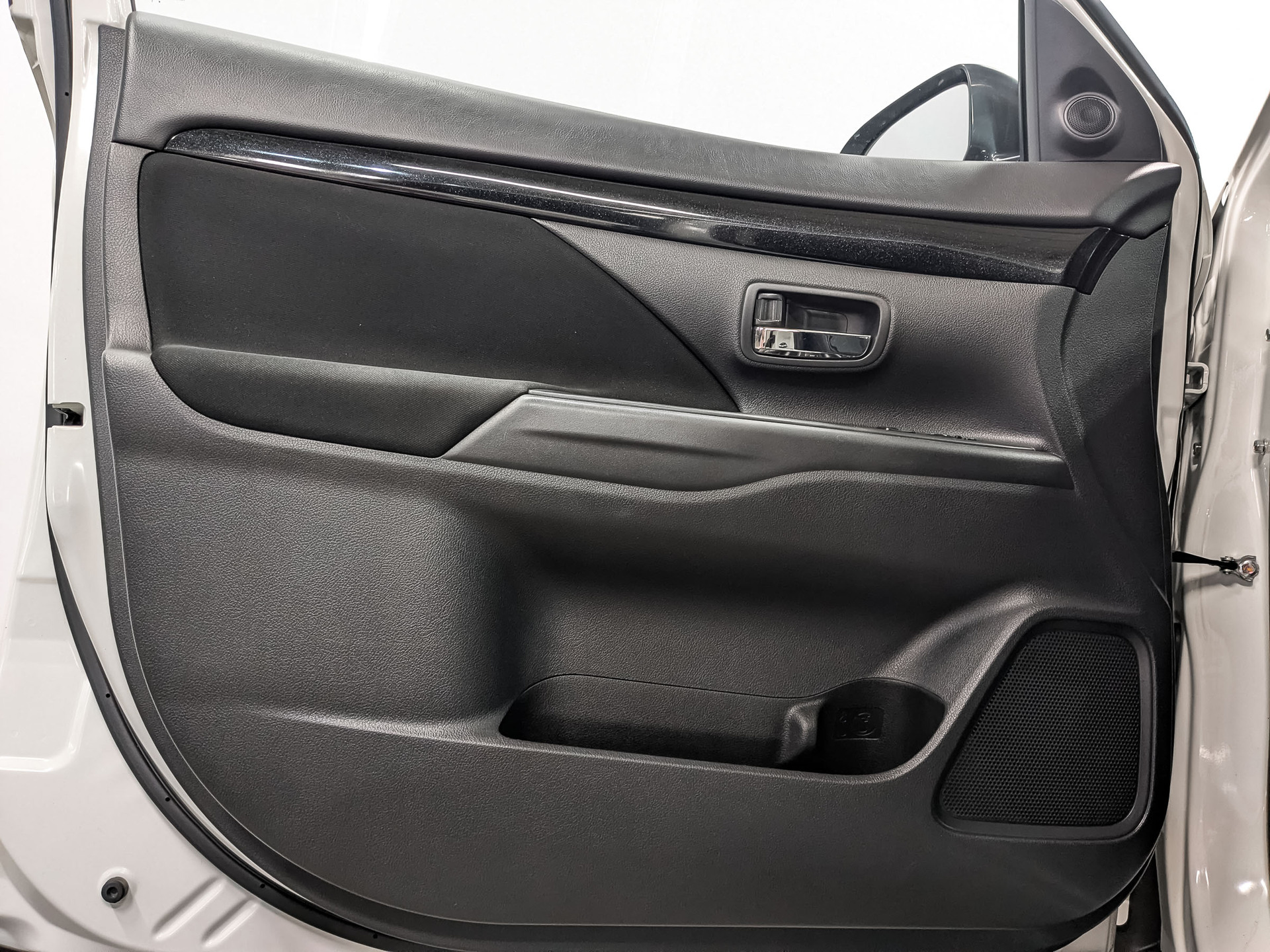 MITSUBISHI Outlander 2.00 (146 л.с), автомат, 2021, пробег 76 045 км