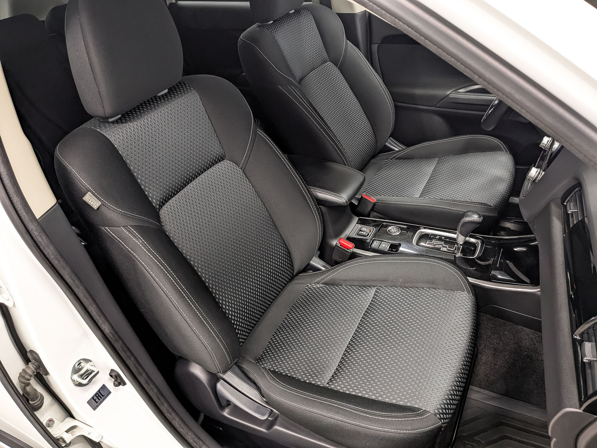 MITSUBISHI Outlander 2.00 (146 л.с), автомат, 2021, пробег 76 045 км