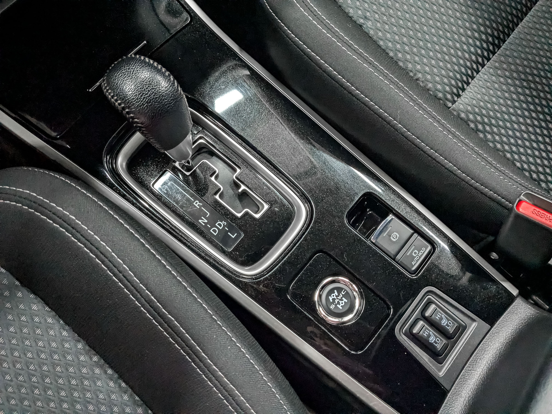 MITSUBISHI Outlander 2.00 (146 л.с), автомат, 2021, пробег 76 045 км