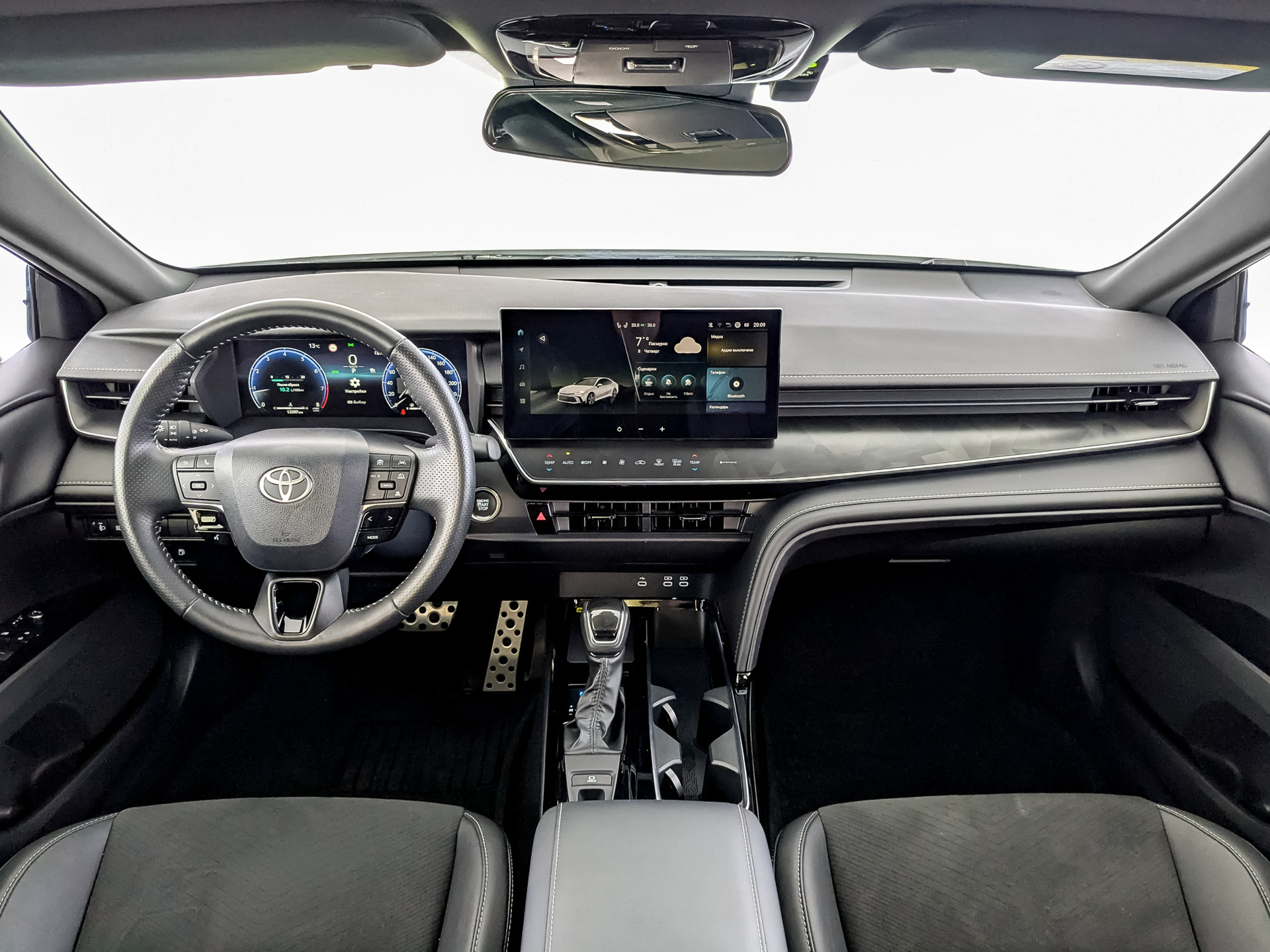 TOYOTA Camry 2.00 (173 л.с), автомат, 2024, пробег 12 589 км