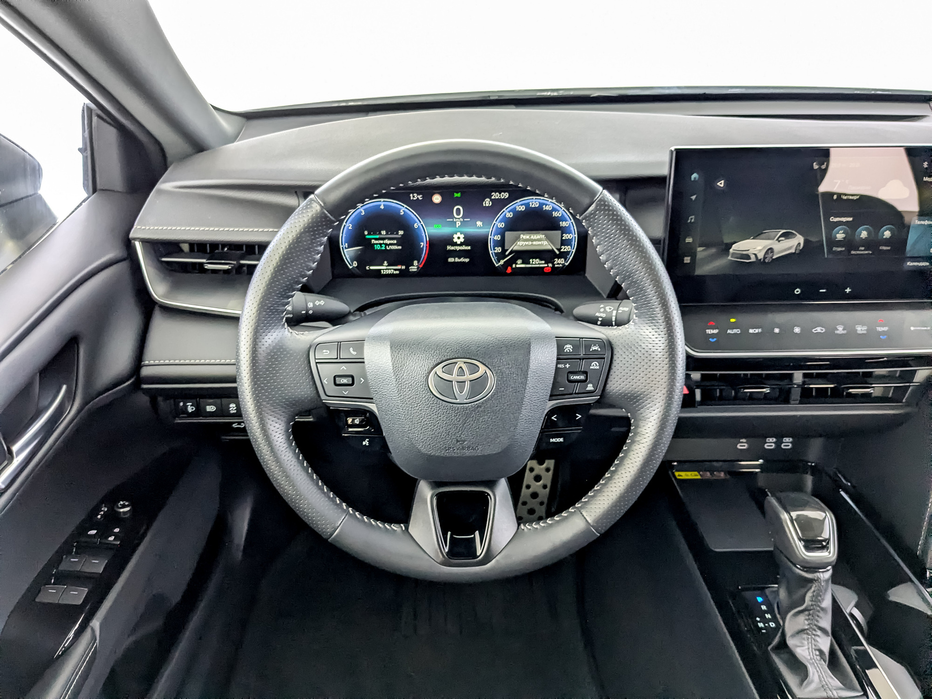 TOYOTA Camry 2.00 (173 л.с), автомат, 2024, пробег 12 589 км