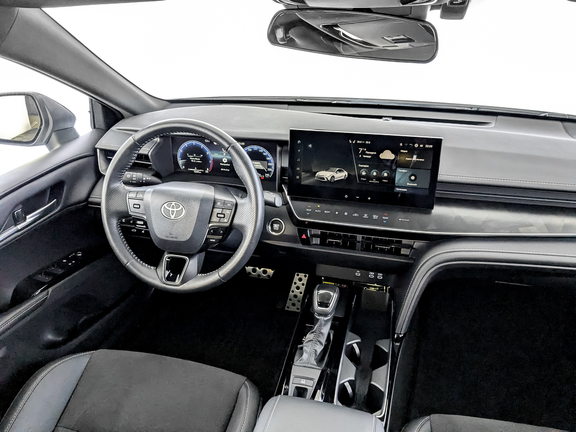 TOYOTA Camry 2.00 (173 л.с), автомат, 2024, пробег 12 589 км