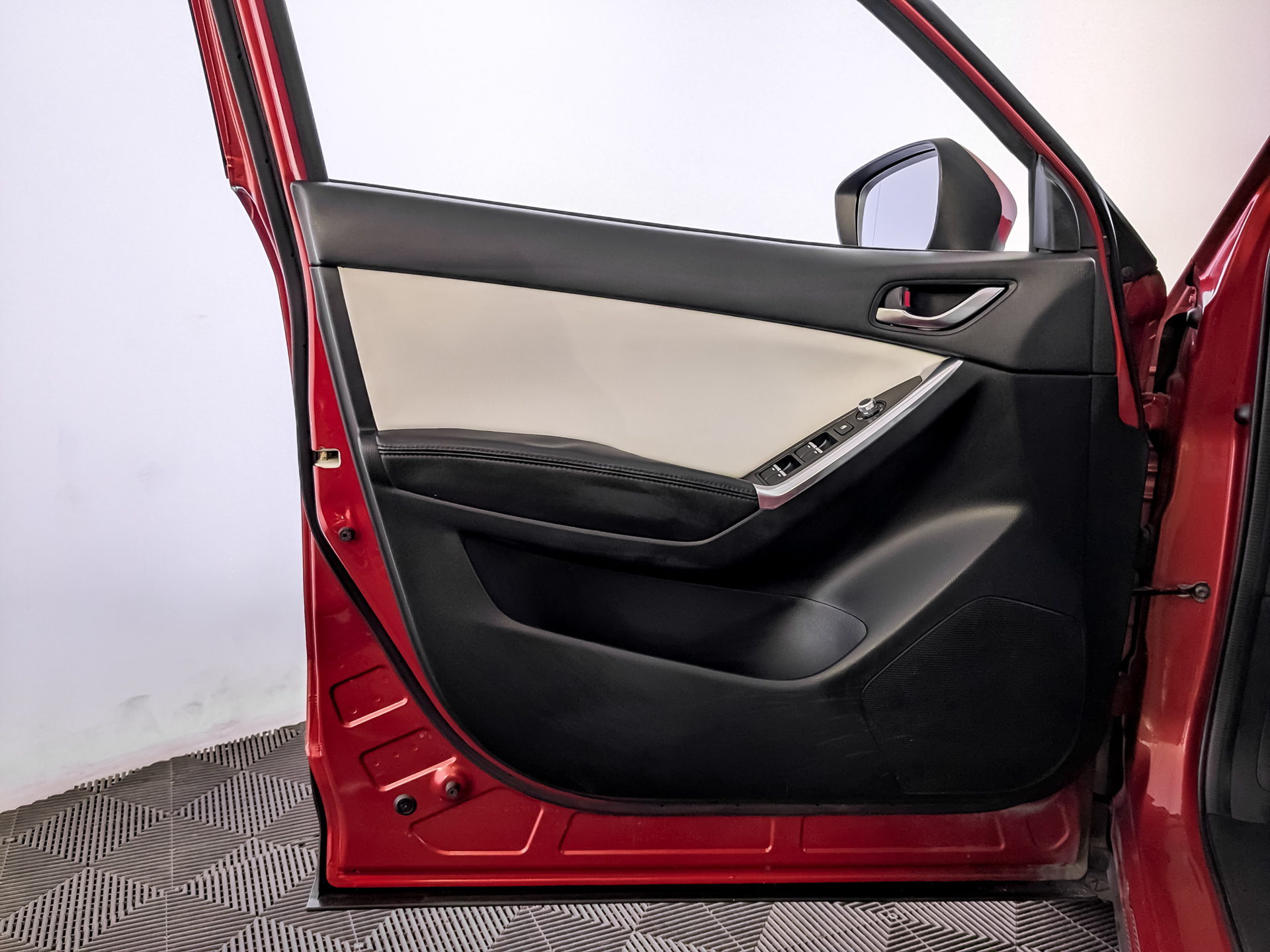 MAZDA CX-5 2.00 (150 л.с), автомат, 2016, пробег 134 999 км