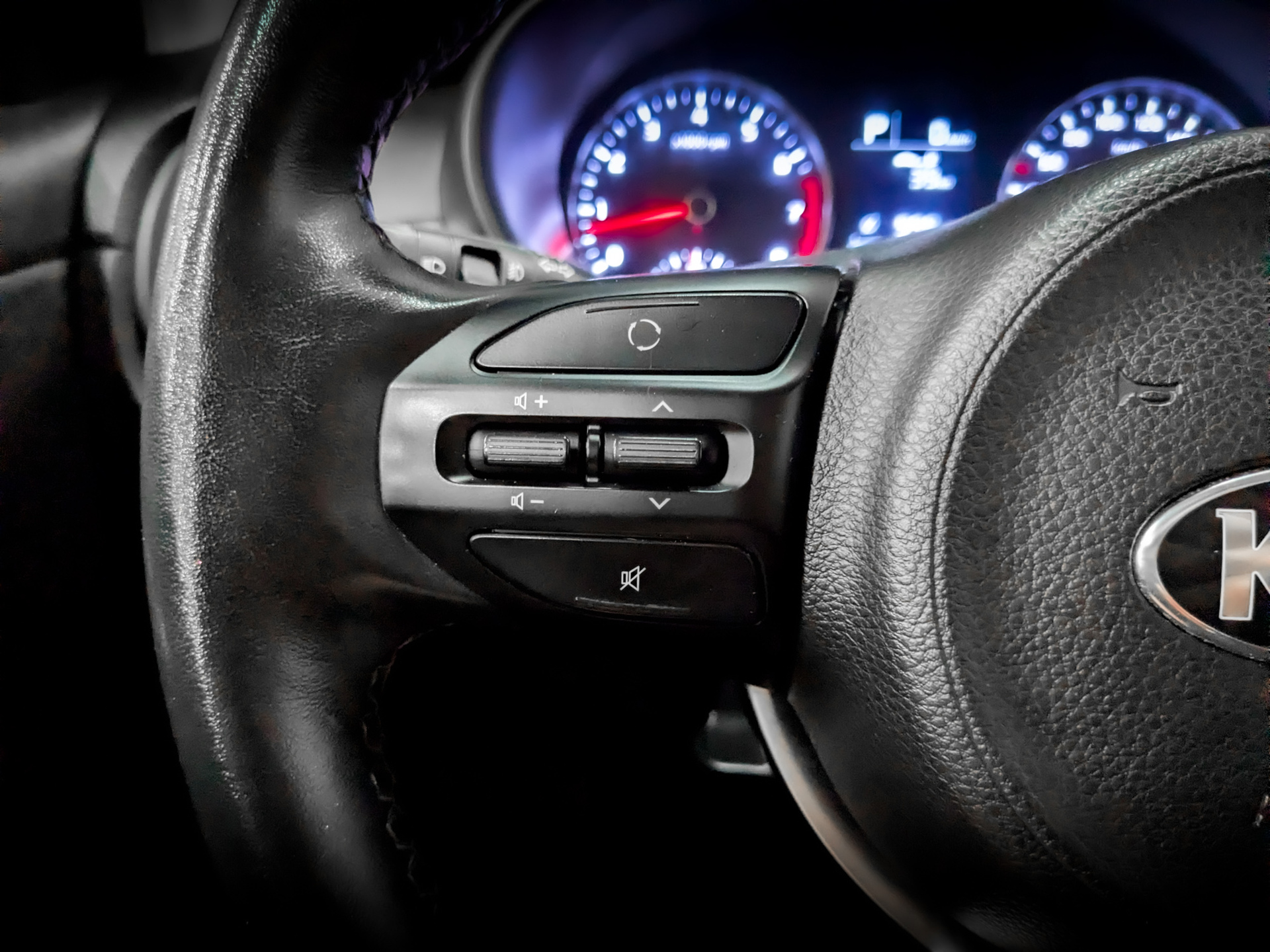 KIA Rio X 1.60 (123 л.с), автомат, 2020, пробег 112 075 км
