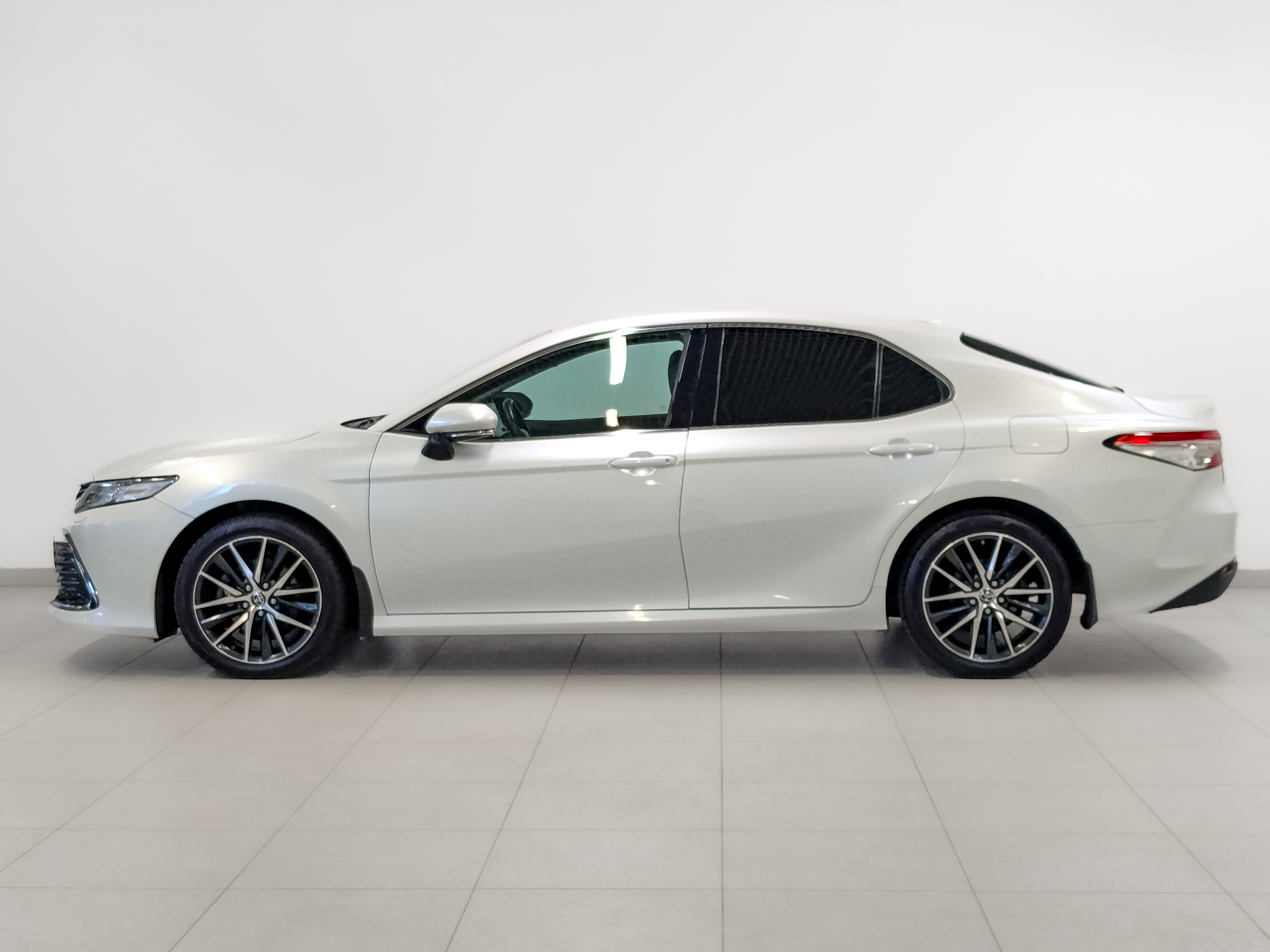 TOYOTA Camry 2.50 (200 л.с), автомат, 2021, пробег 170 661 км