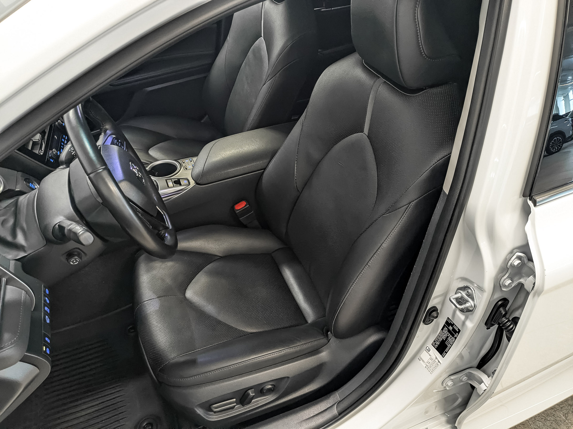 TOYOTA Camry 2.50 (200 л.с), автомат, 2021, пробег 170 661 км