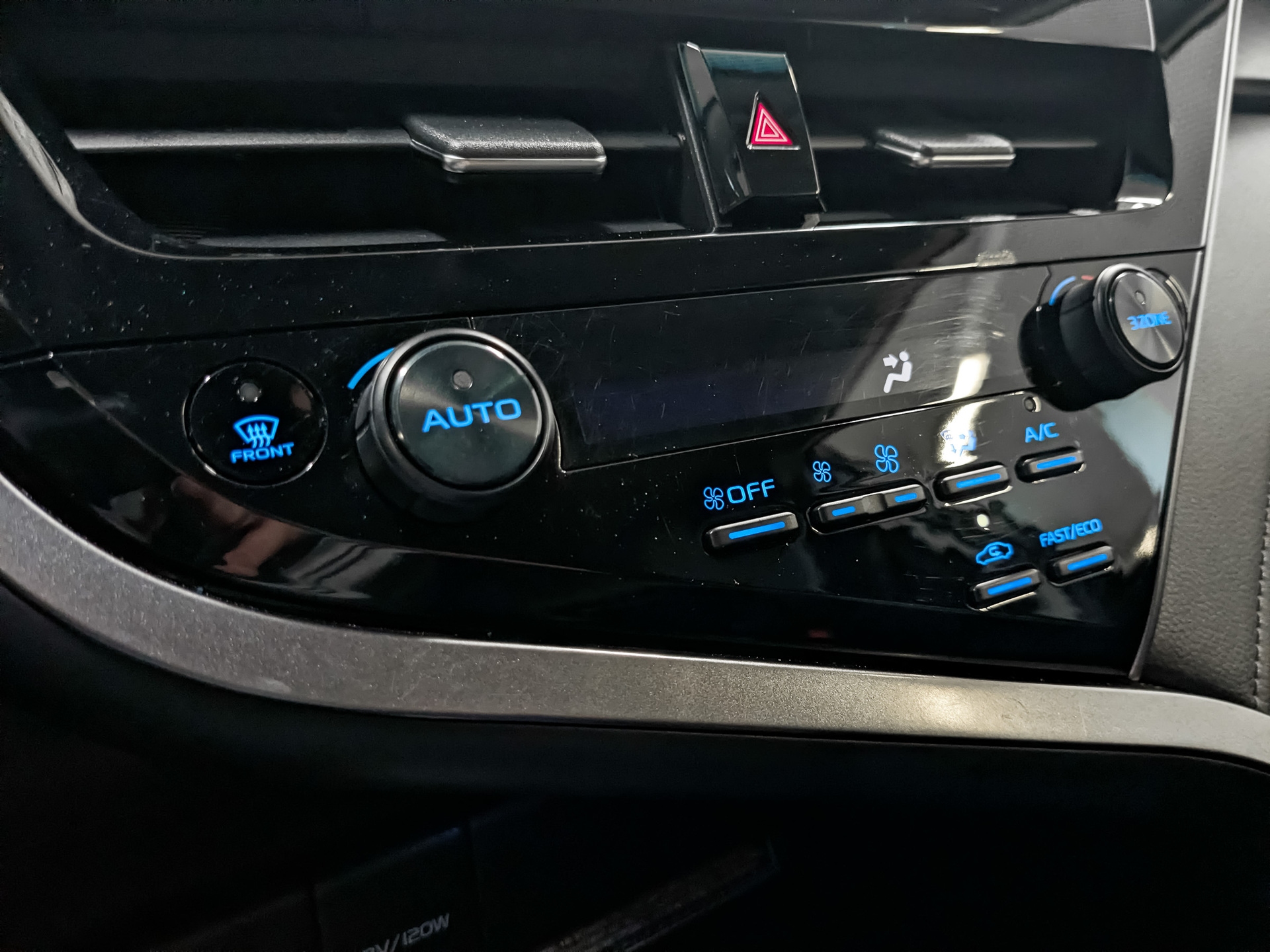 TOYOTA Camry 2.50 (200 л.с), автомат, 2021, пробег 170 661 км