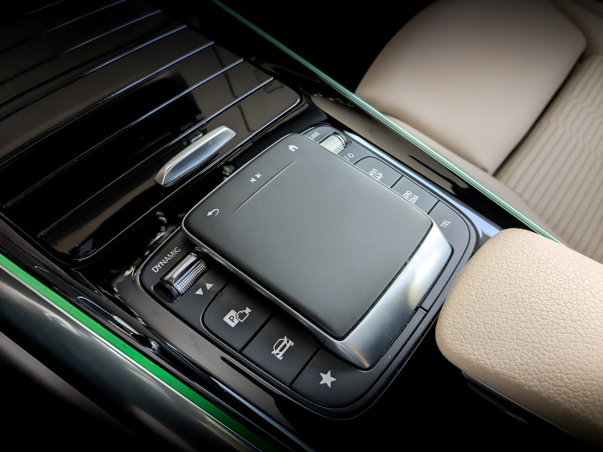 MERCEDES-BENZ GLA 1.30 (150 л.с), автомат, 2020, пробег 39 127 км