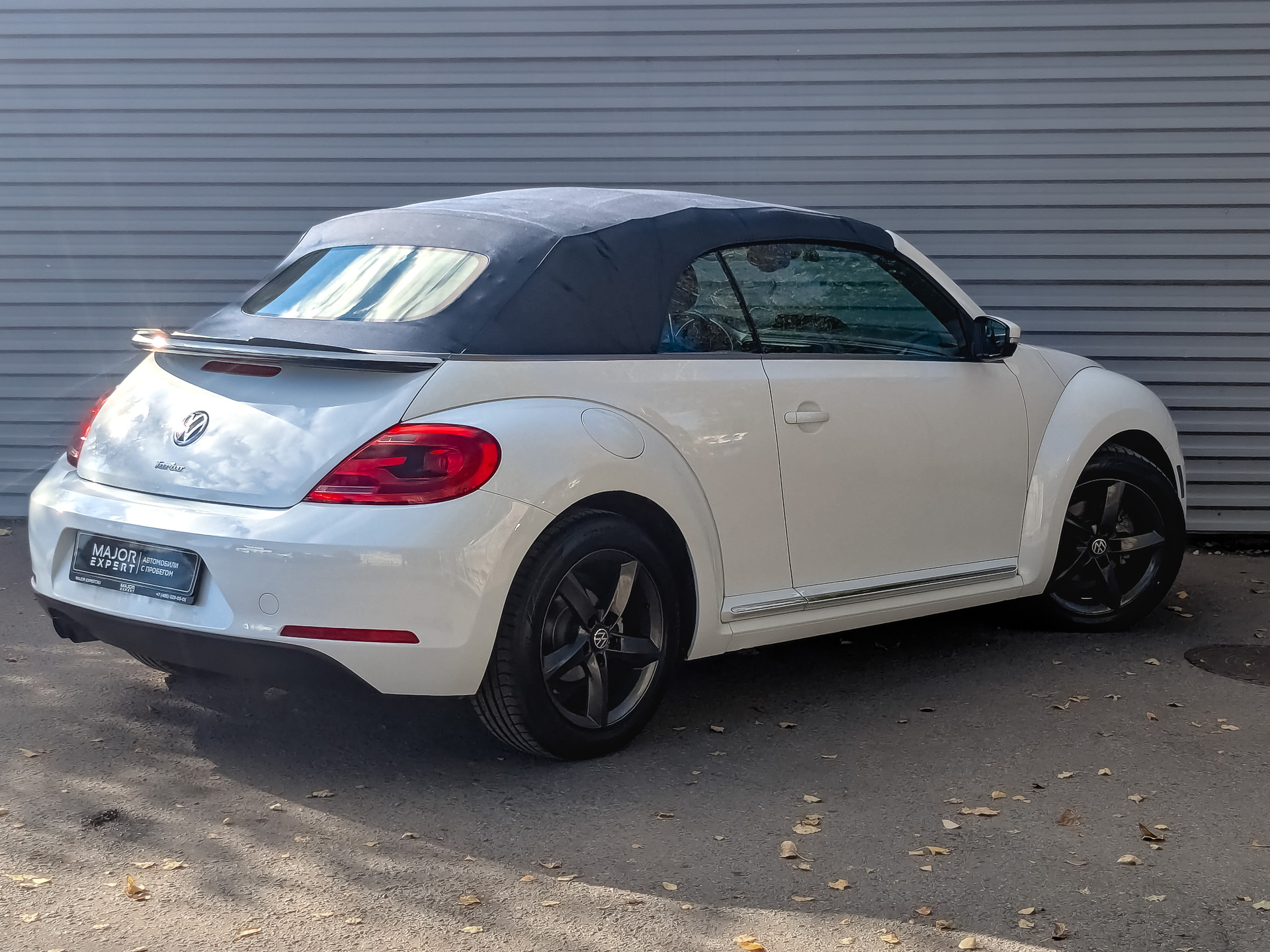 VOLKSWAGEN Beetle 1.80 (170 л.с), автомат, 2016, пробег 153 433 км